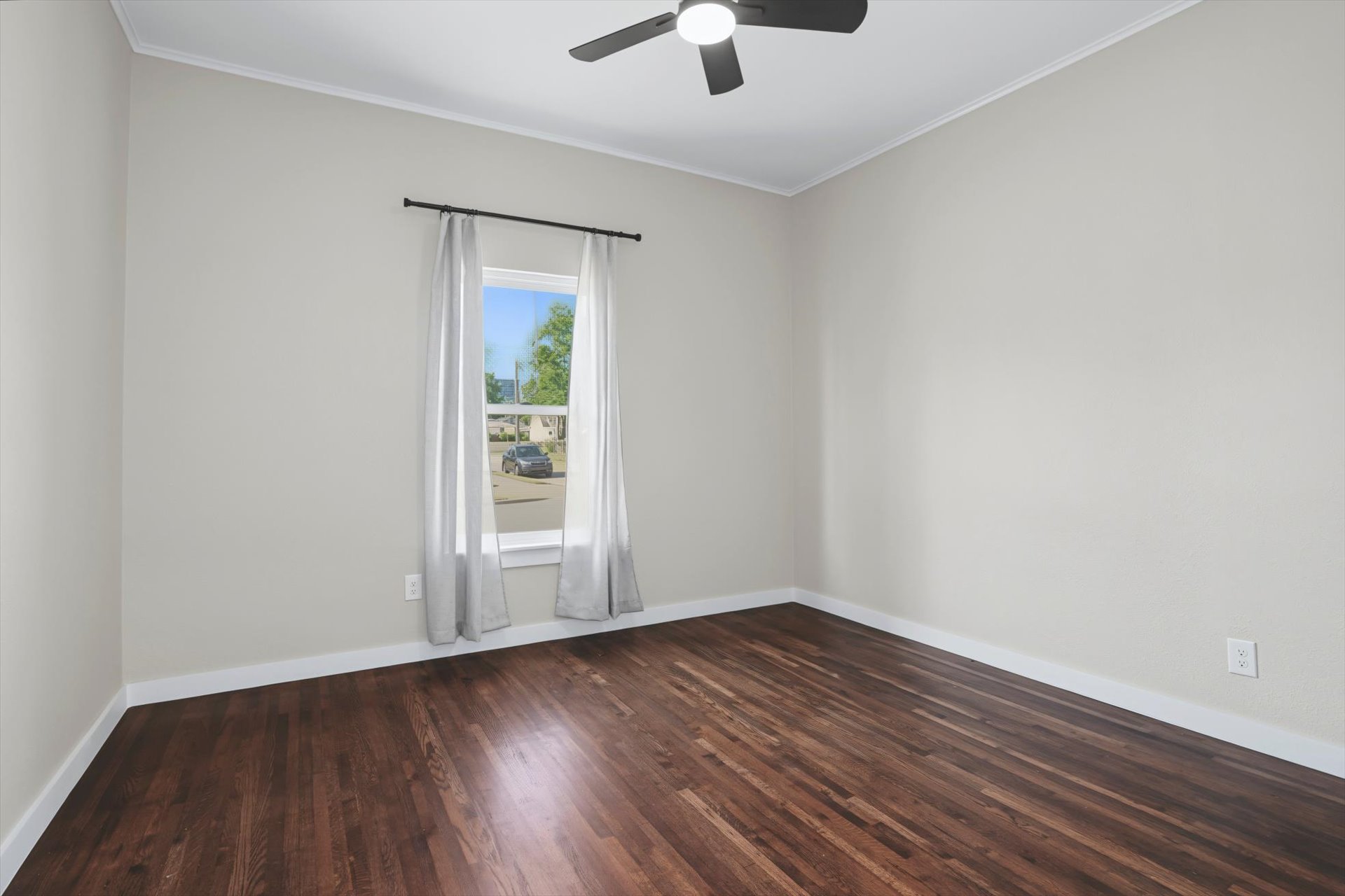 503 E Marshall Place E Property Photo 15