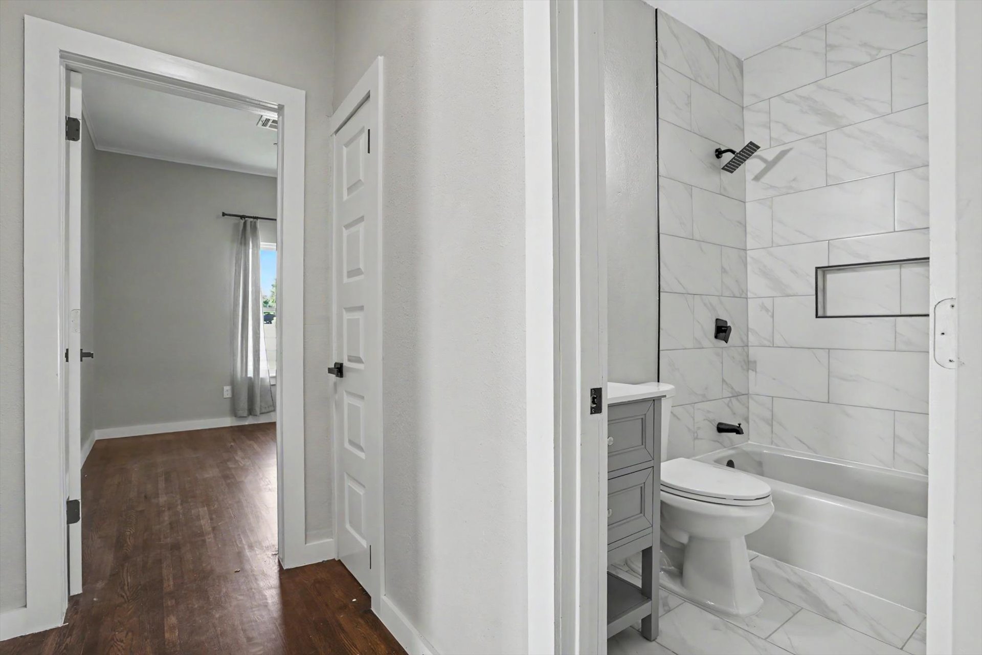 503 E Marshall Place E Property Photo 17