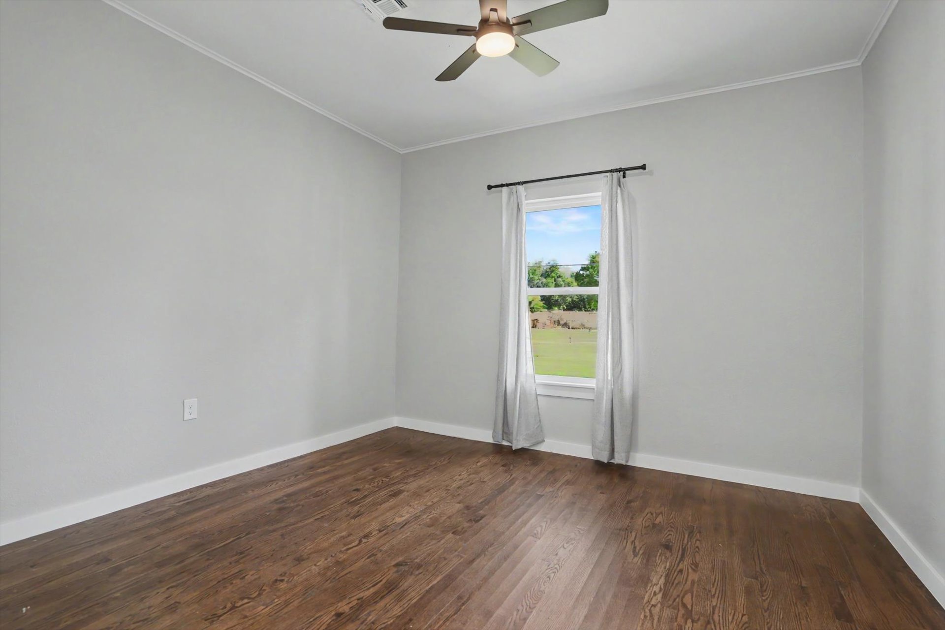 503 E Marshall Place E Property Photo 20