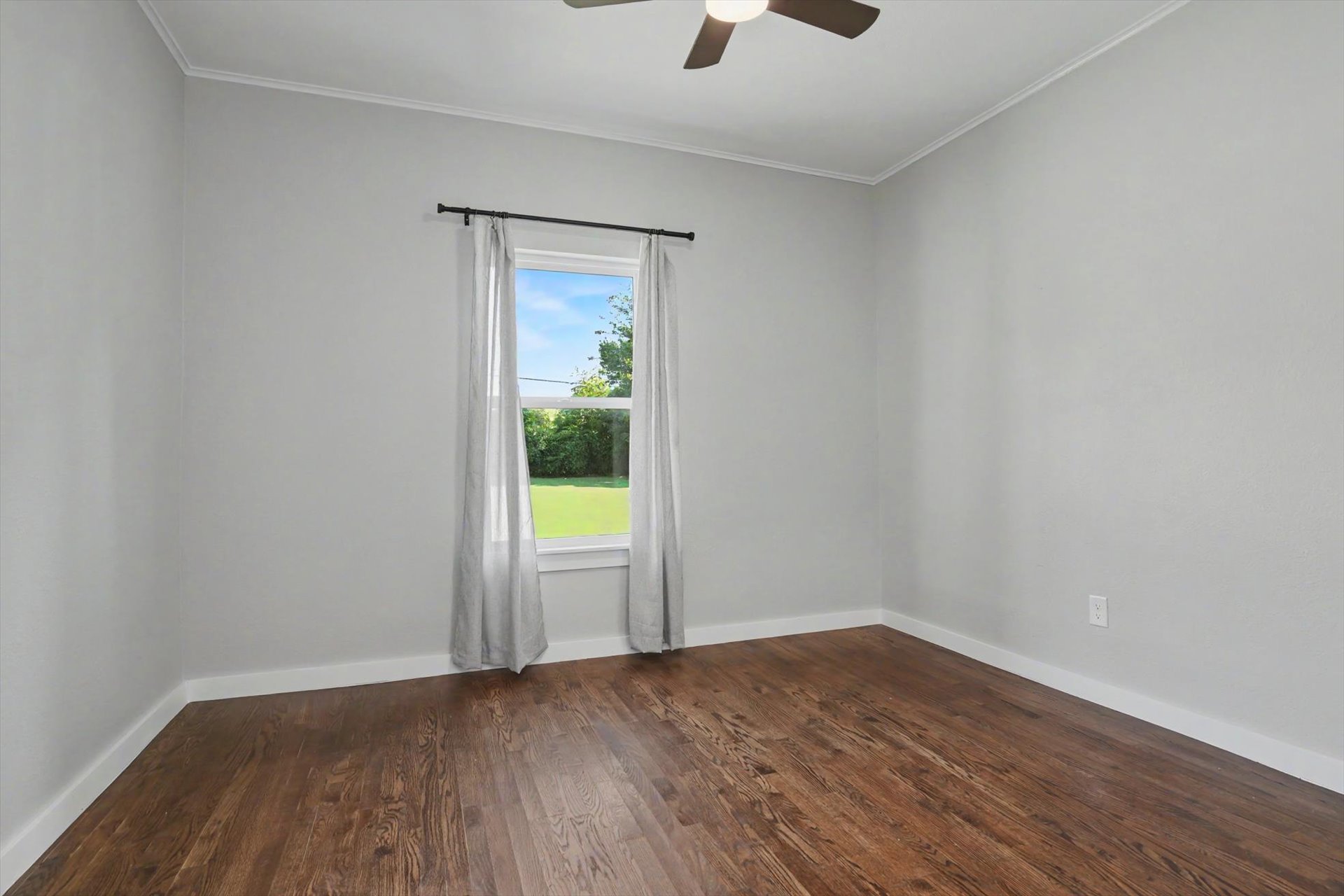 503 E Marshall Place E Property Photo 22