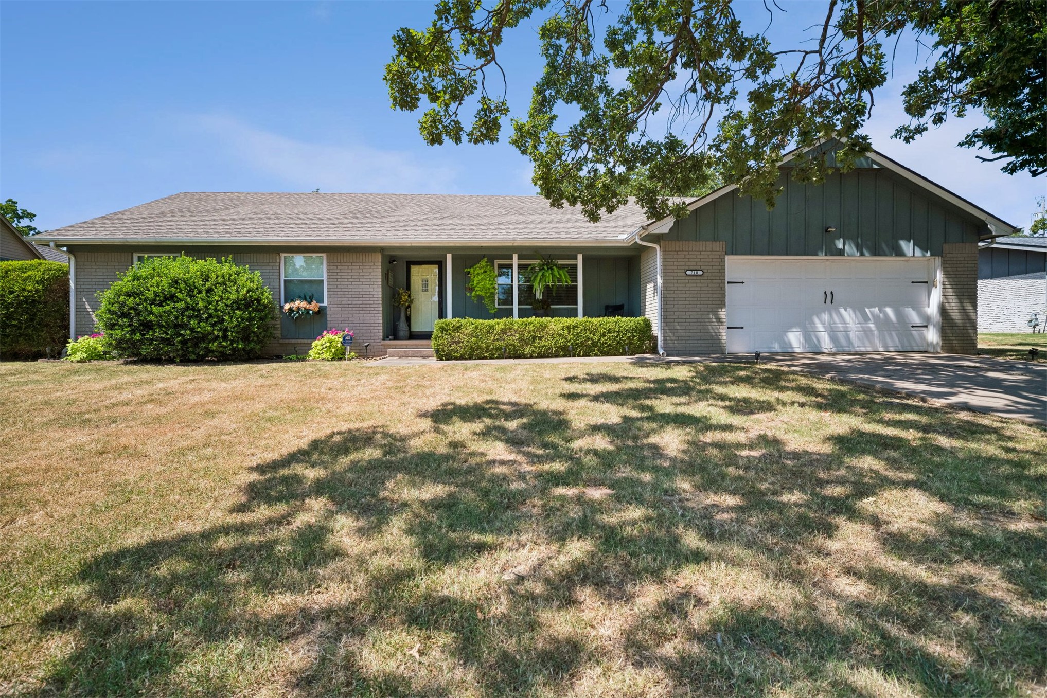 710 Martin Circle Property Photo 1