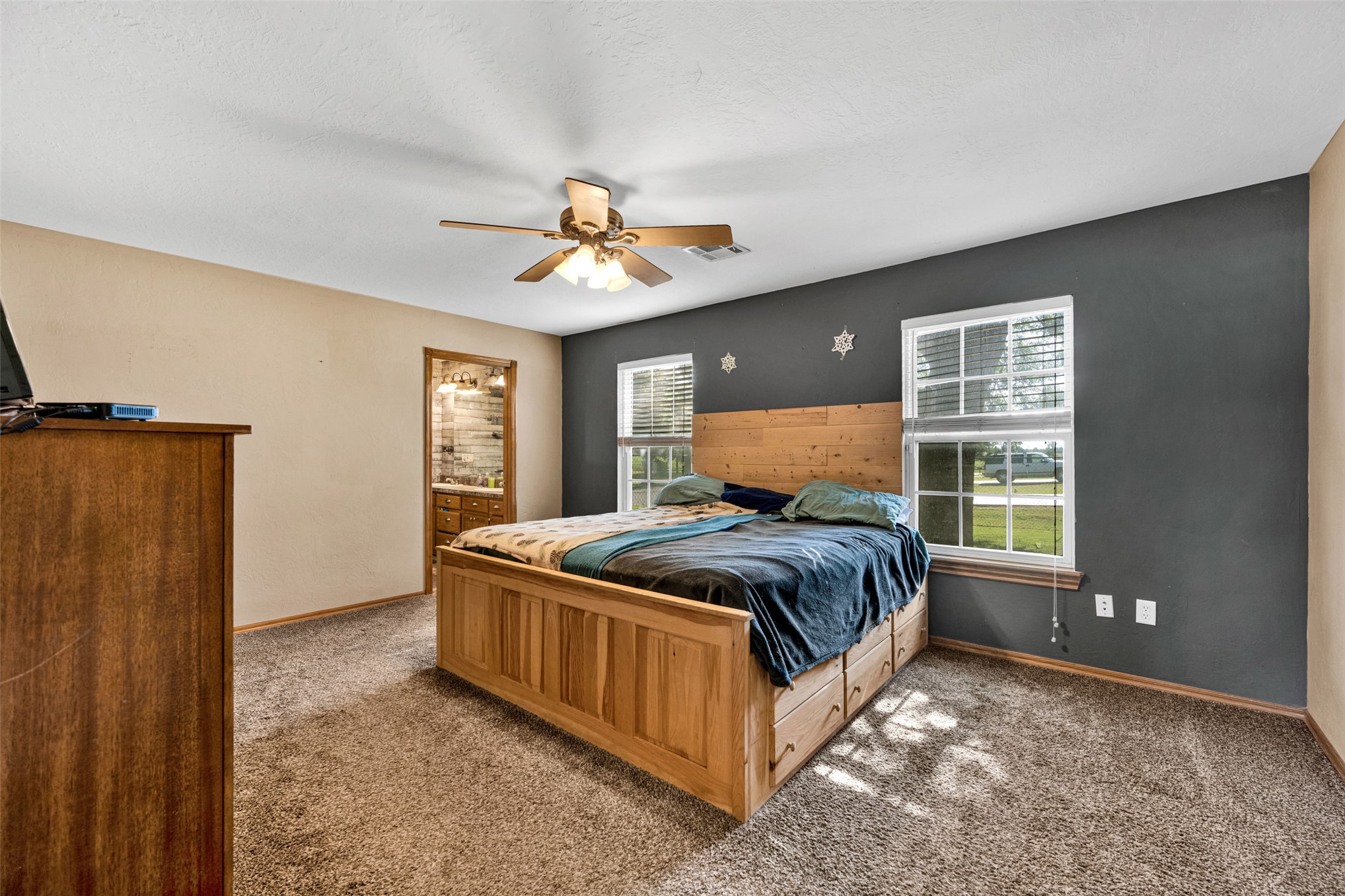 403 S Hancock Property Photo 11