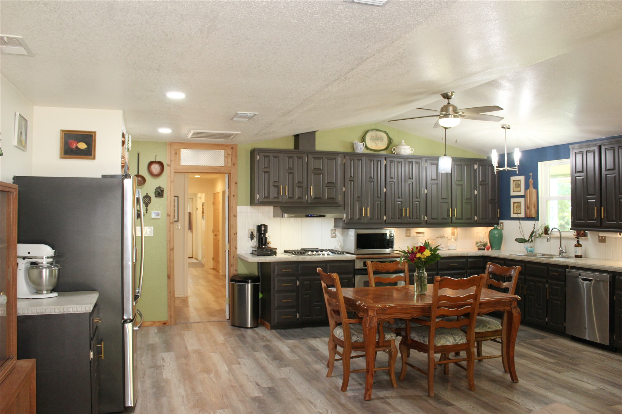 423118 E 1944 Lane Property Photo 10
