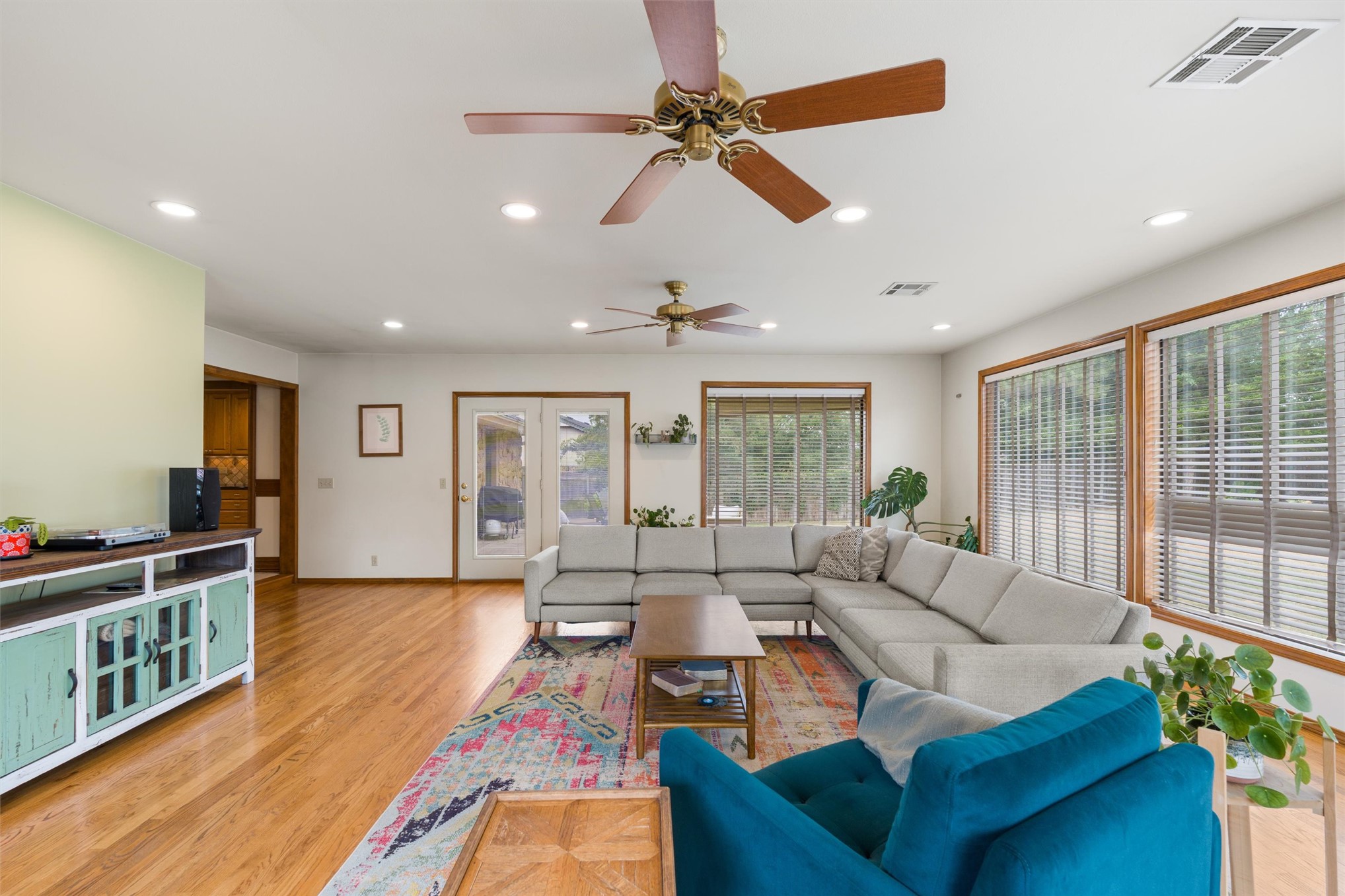 2632 Williamsburg Street Property Photo 13