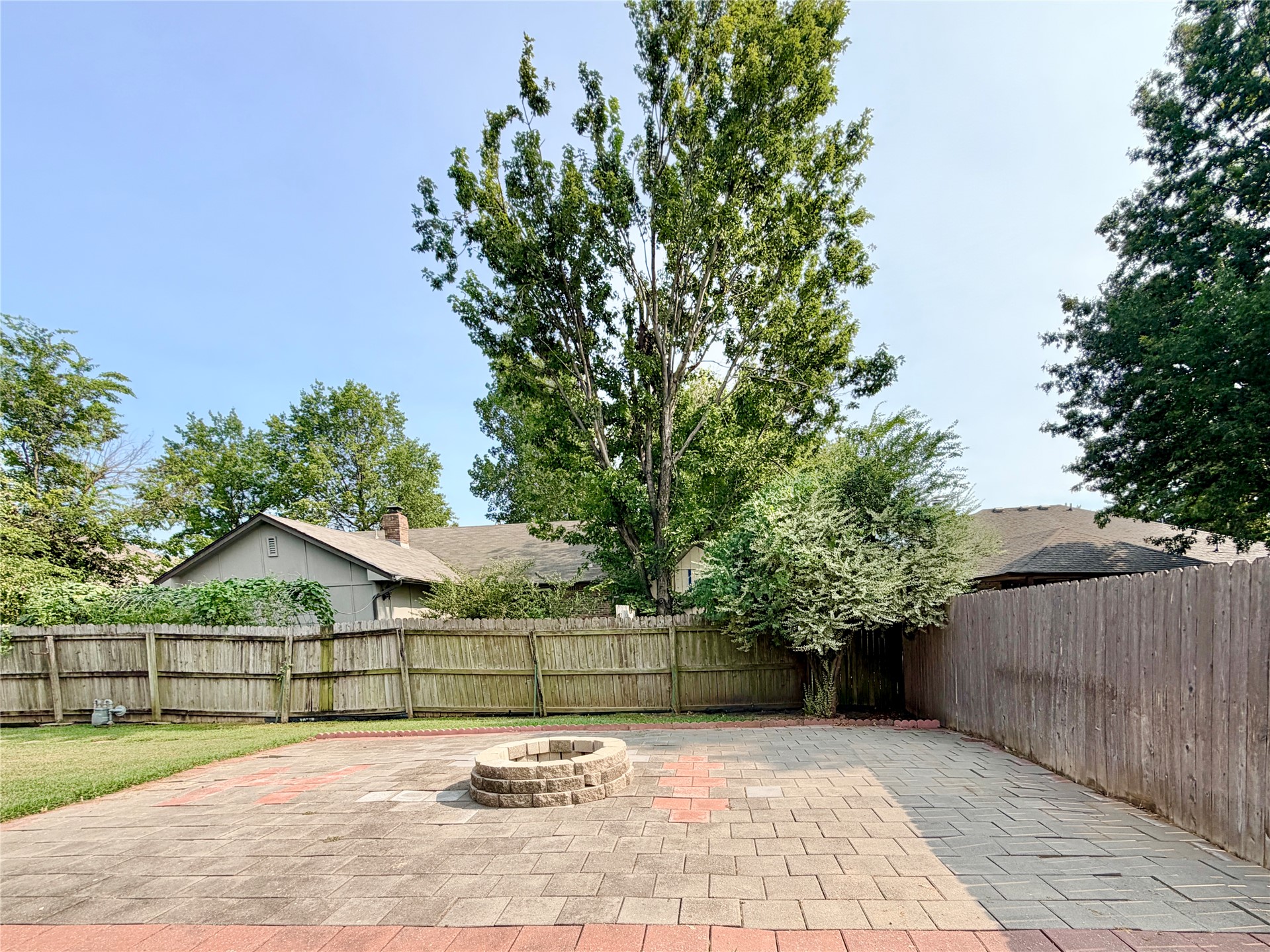 12402 E 77th Street N Property Photo 40