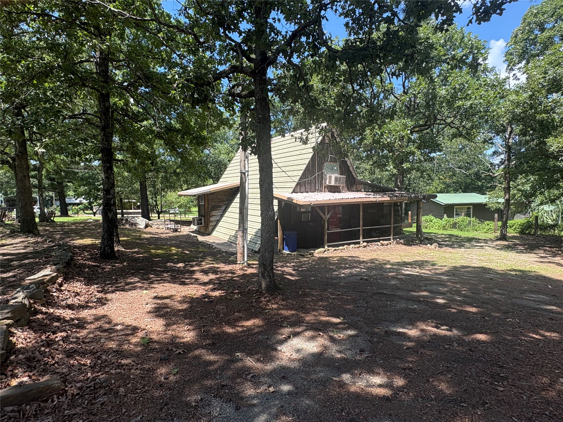 979 County Line Road Property Photo 3