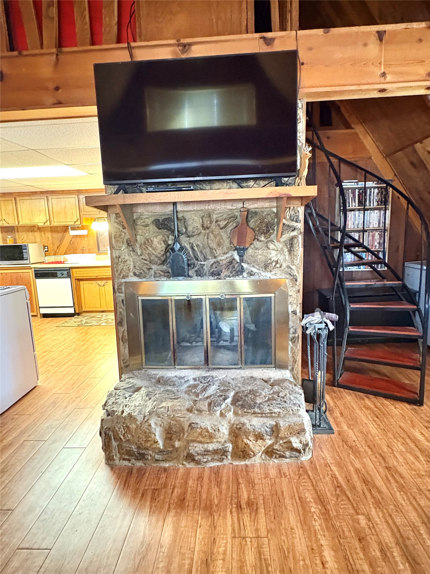 979 County Line Road Property Photo 15