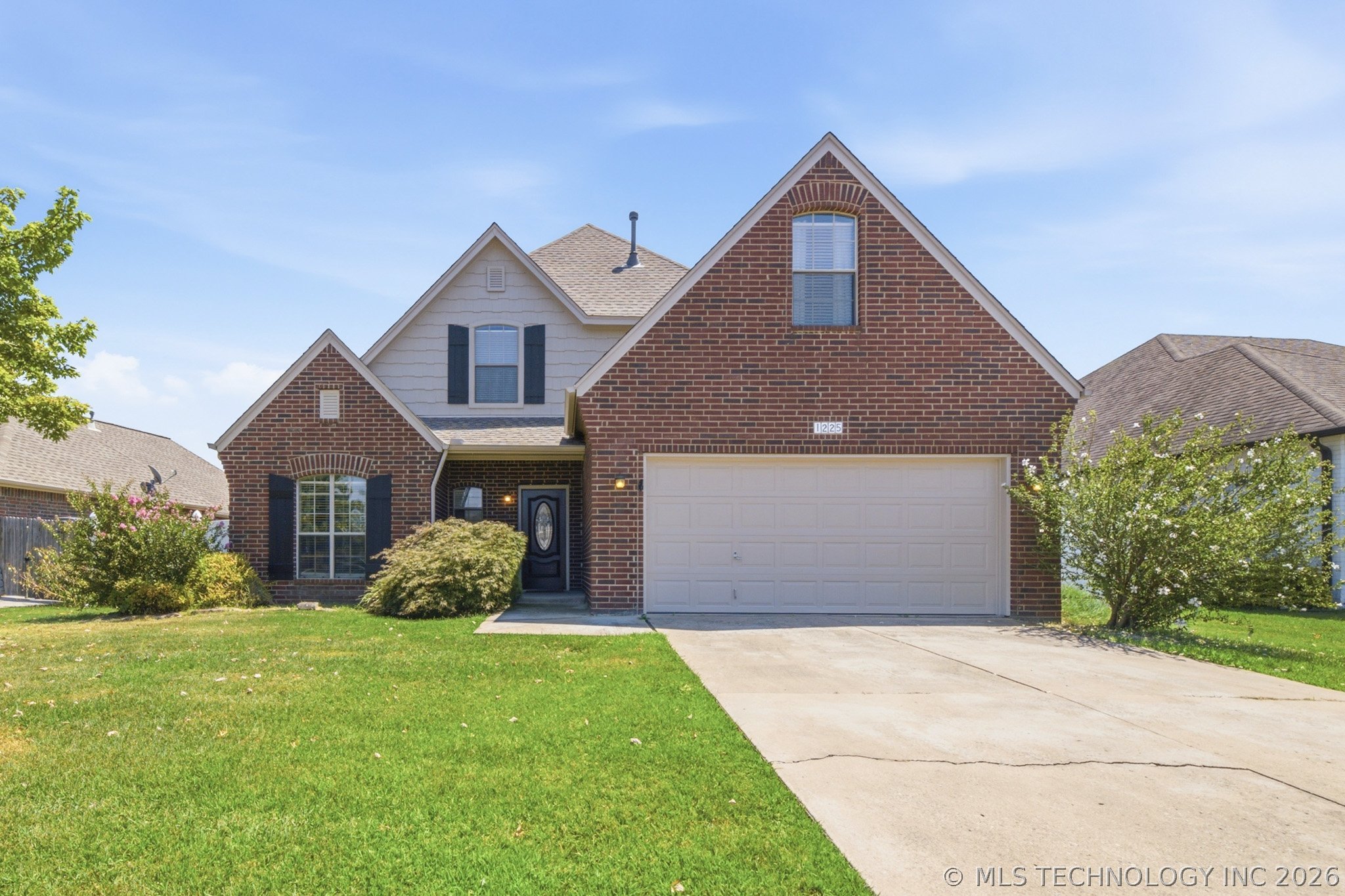 1225 E Canton Street Property Photo