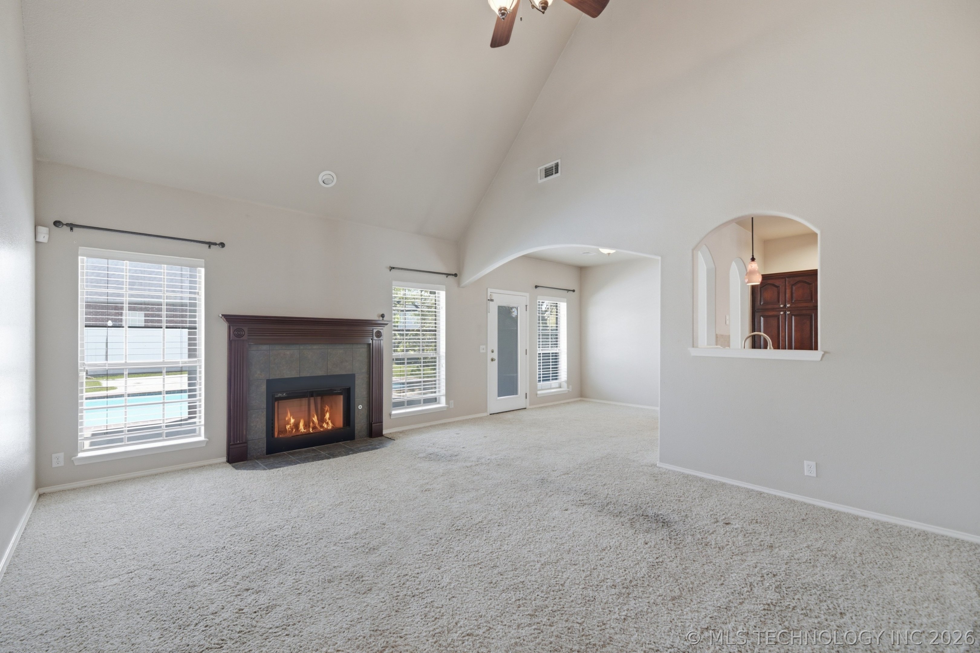 1225 E Canton Street Property Photo 3
