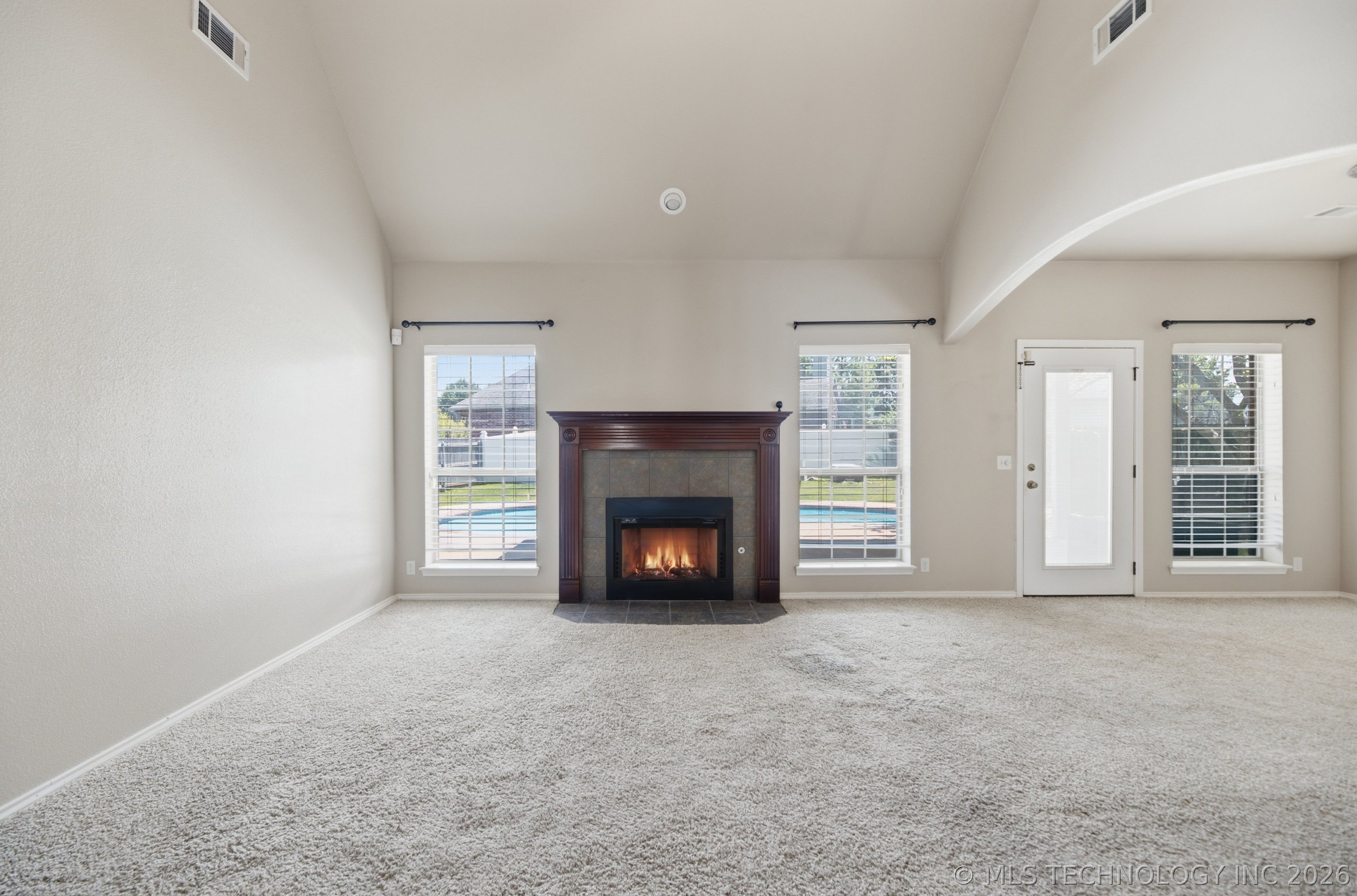 1225 E Canton Street Property Photo 4