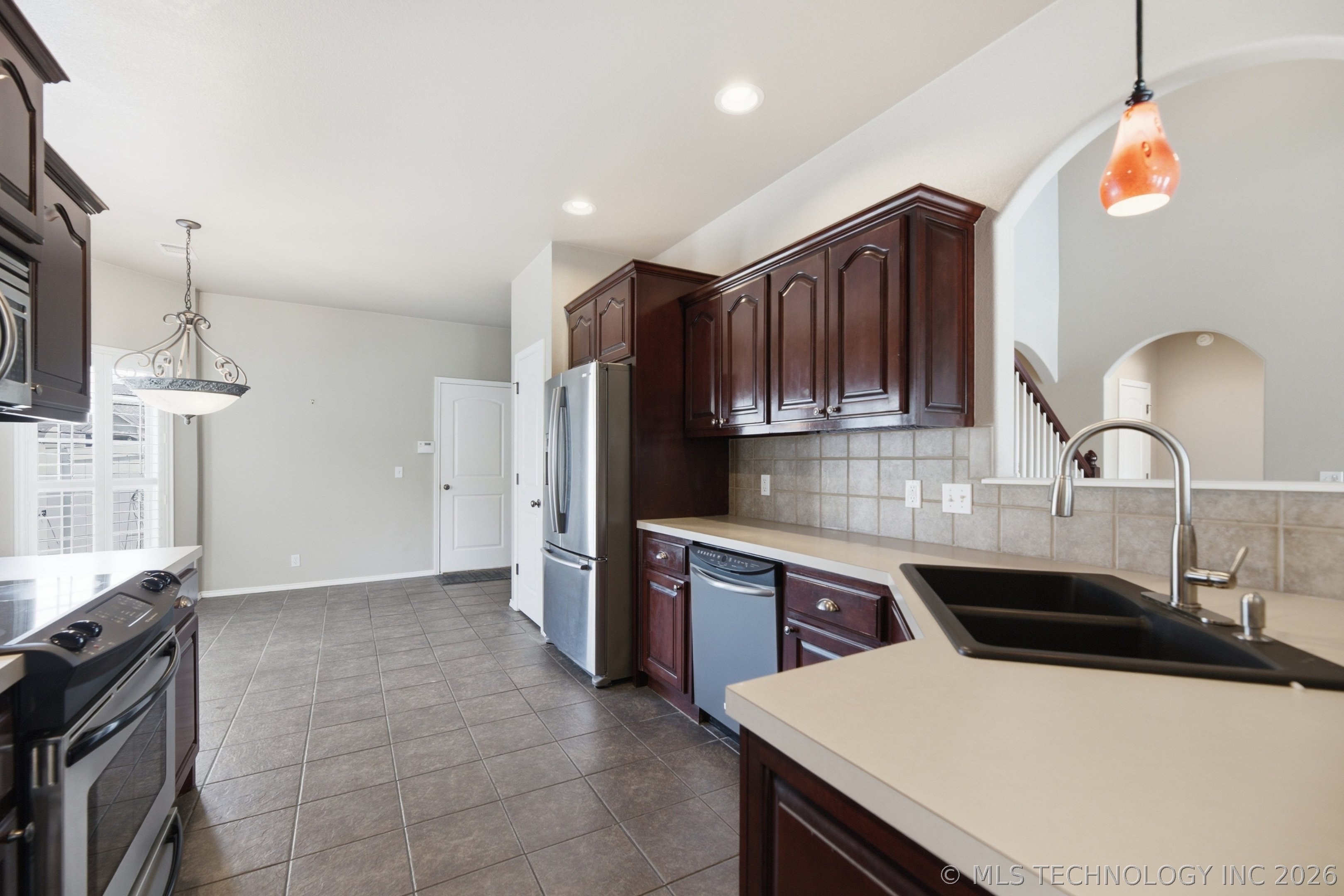 1225 E Canton Street Property Photo 8