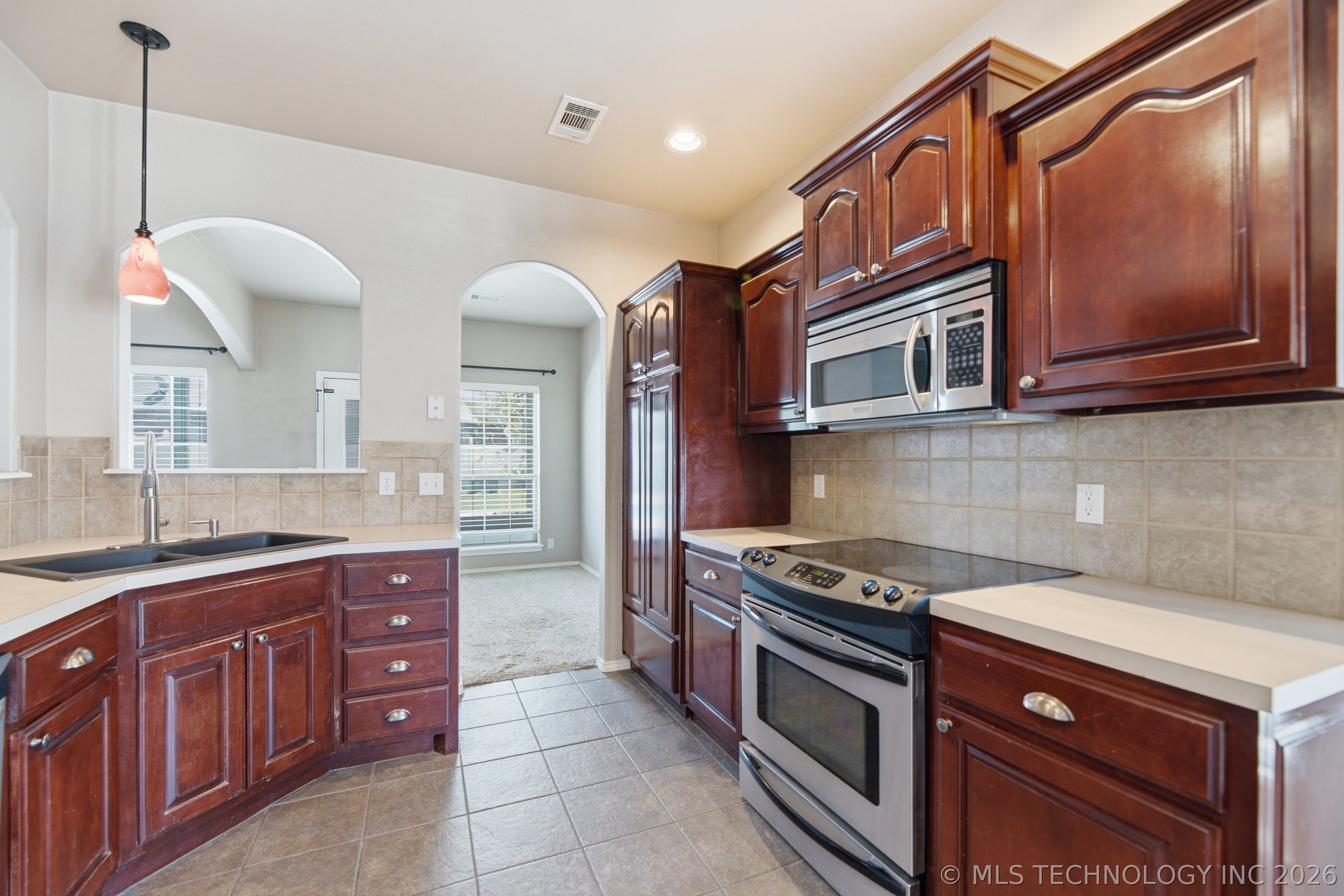 1225 E Canton Street Property Photo 11