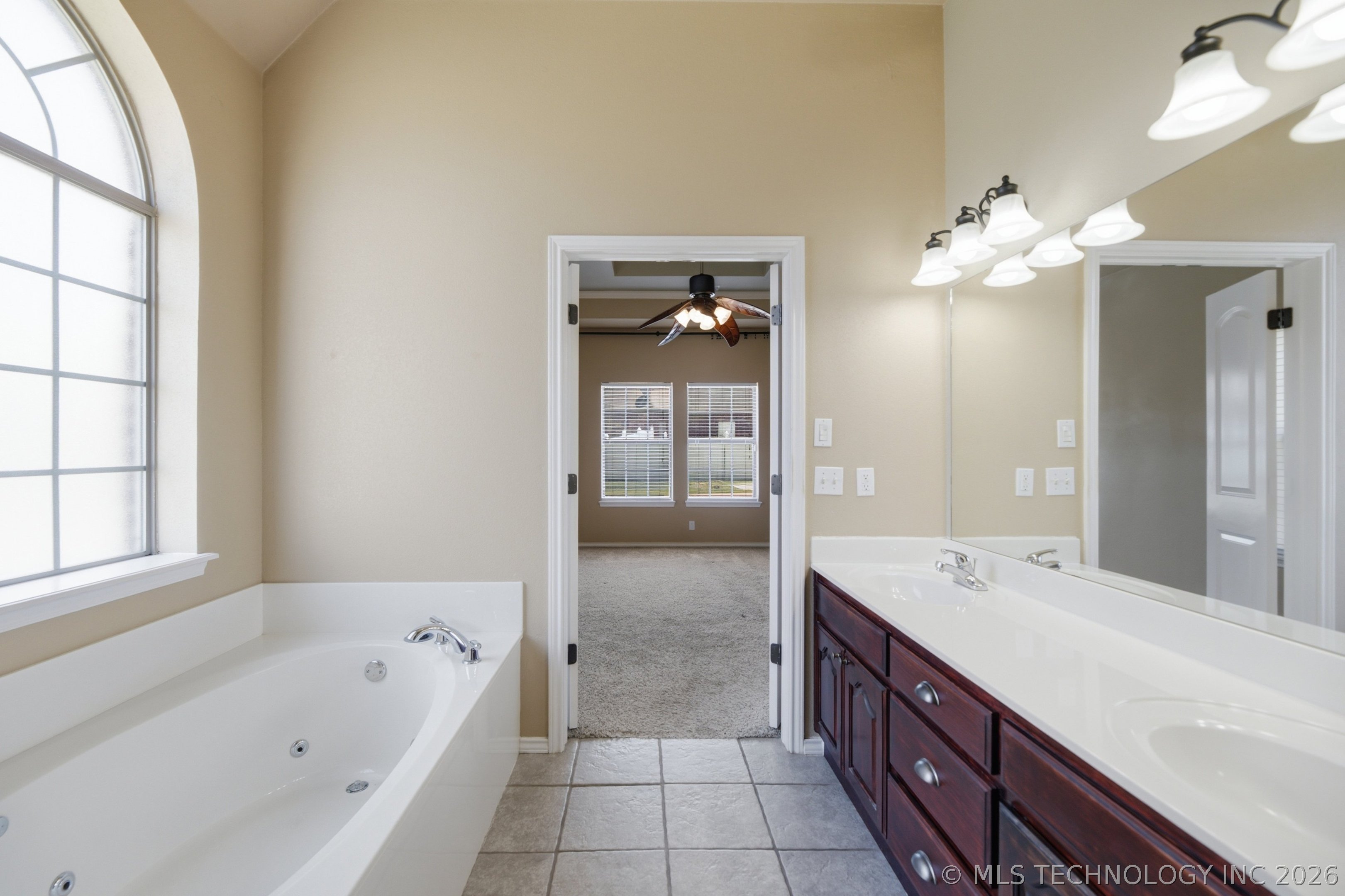 1225 E Canton Street Property Photo 17