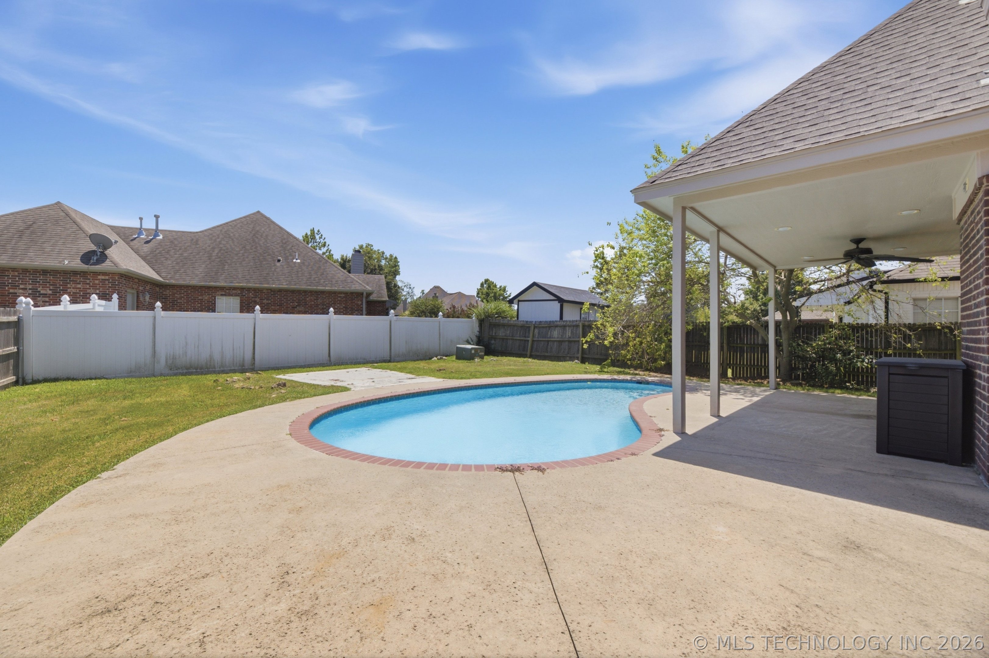 1225 E Canton Street Property Photo 28
