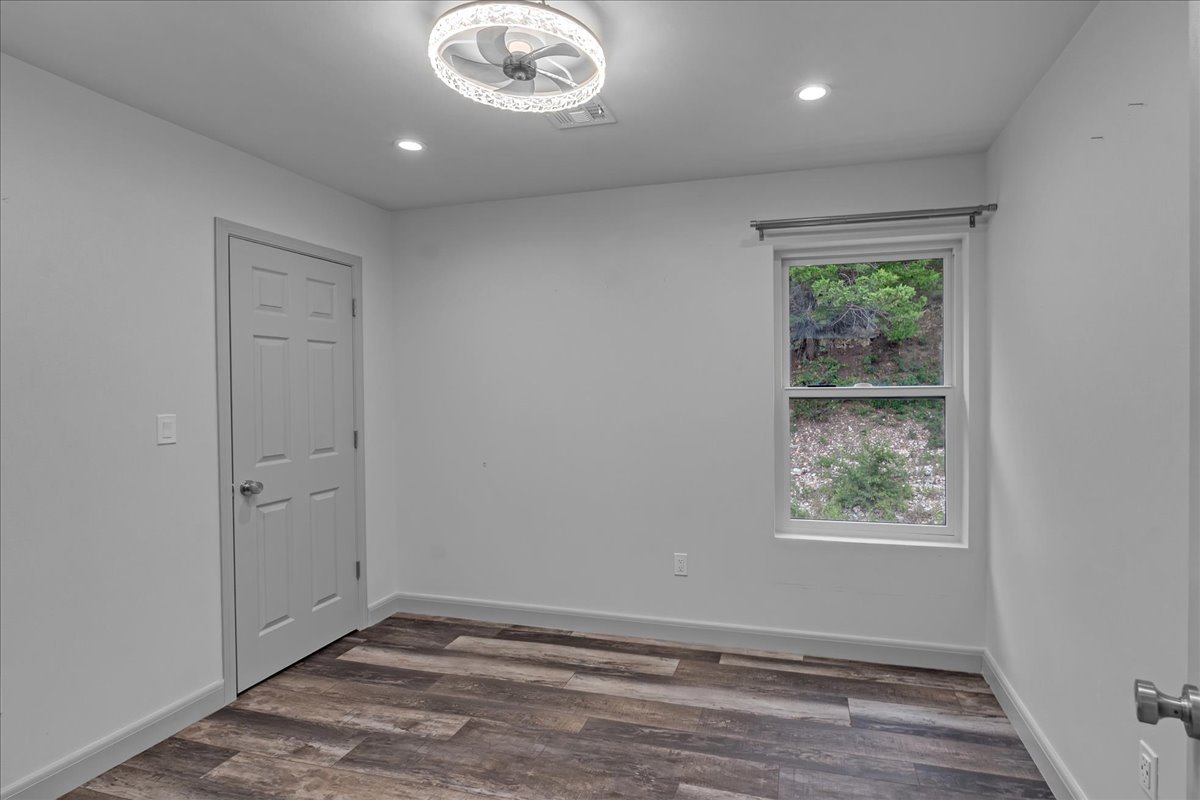662 Se 4439 Loop Property Photo 64