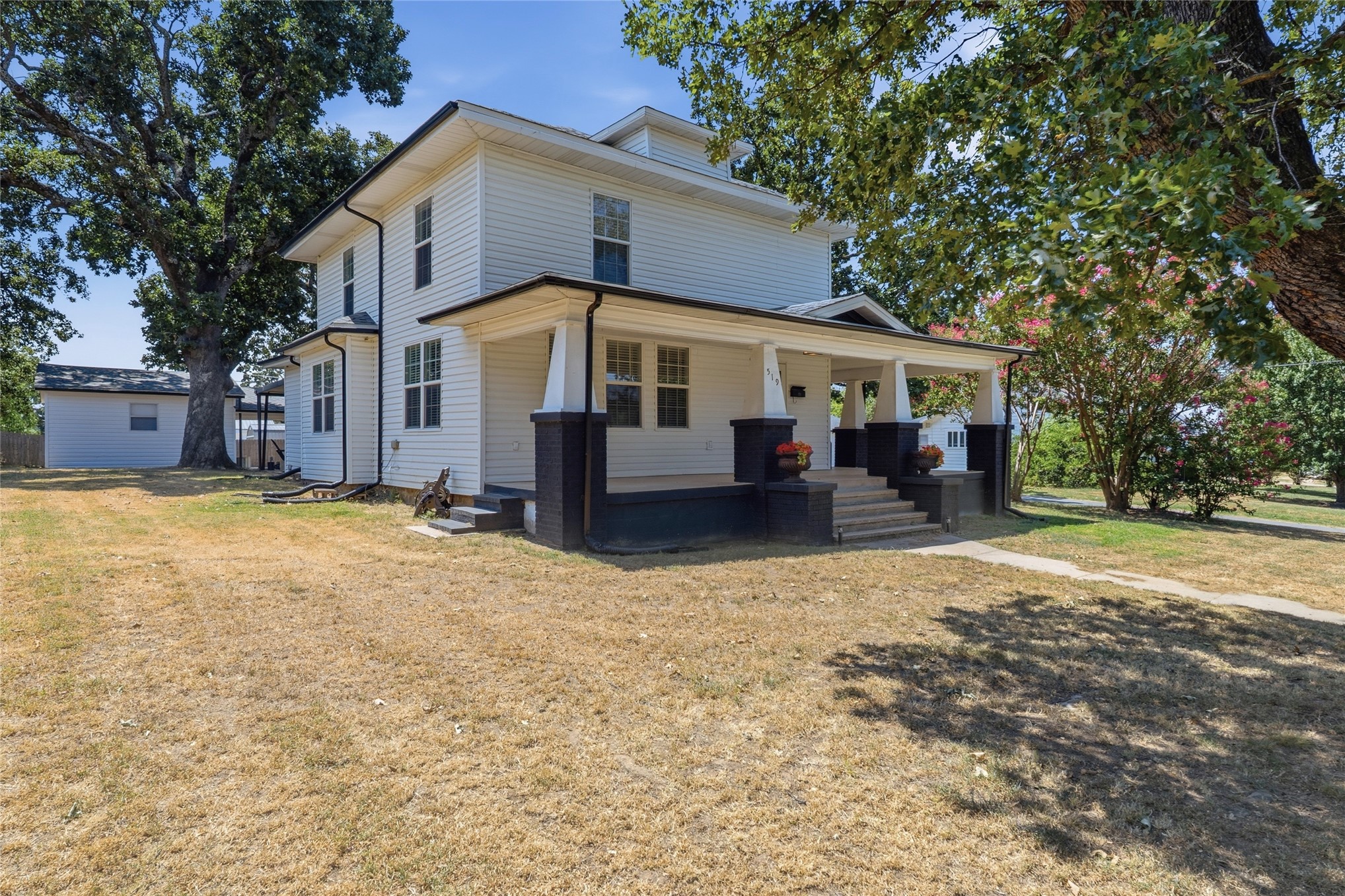 519 W Forrest Avenue Property Photo 2