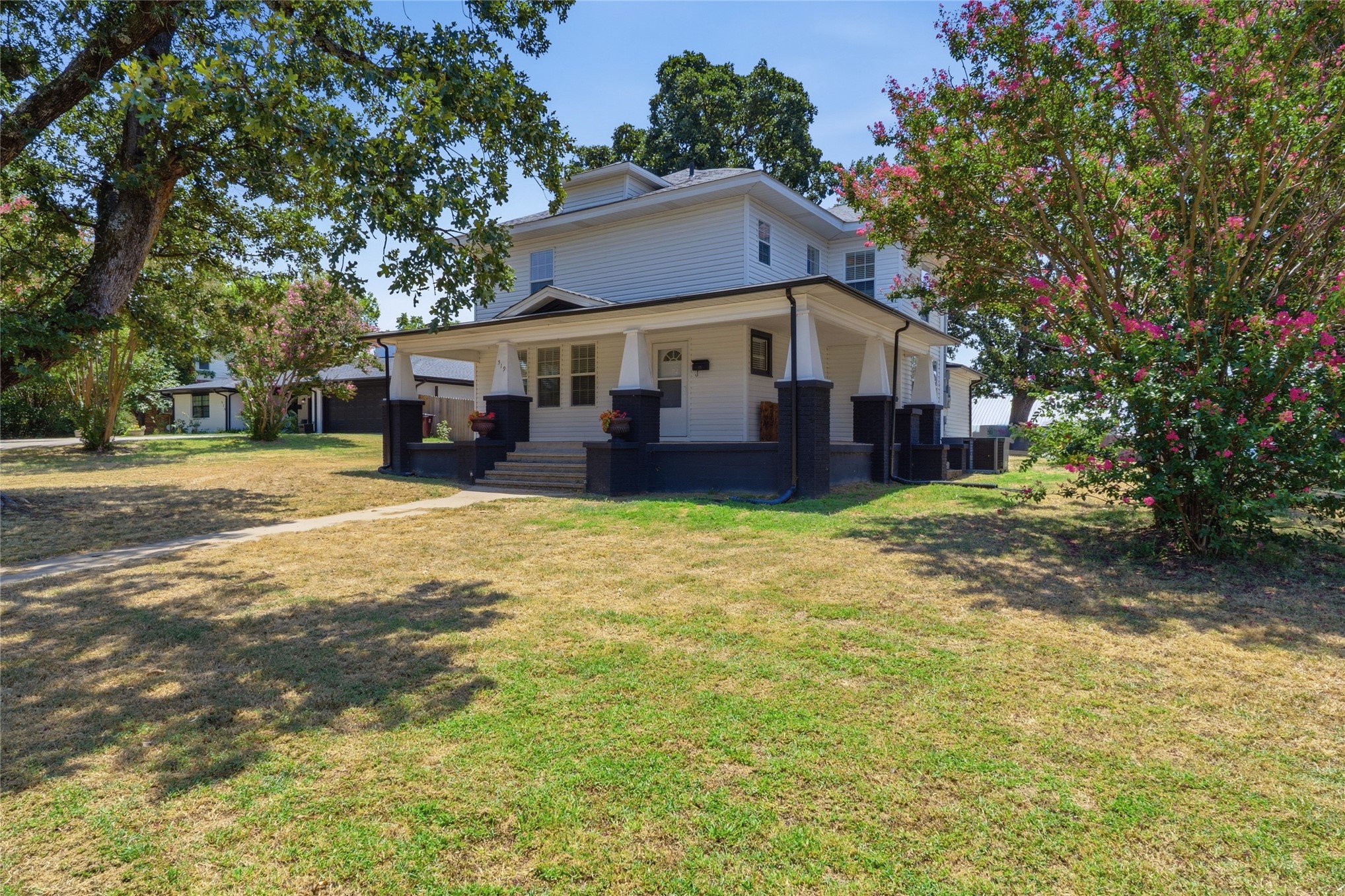 519 W Forrest Avenue Property Photo 3