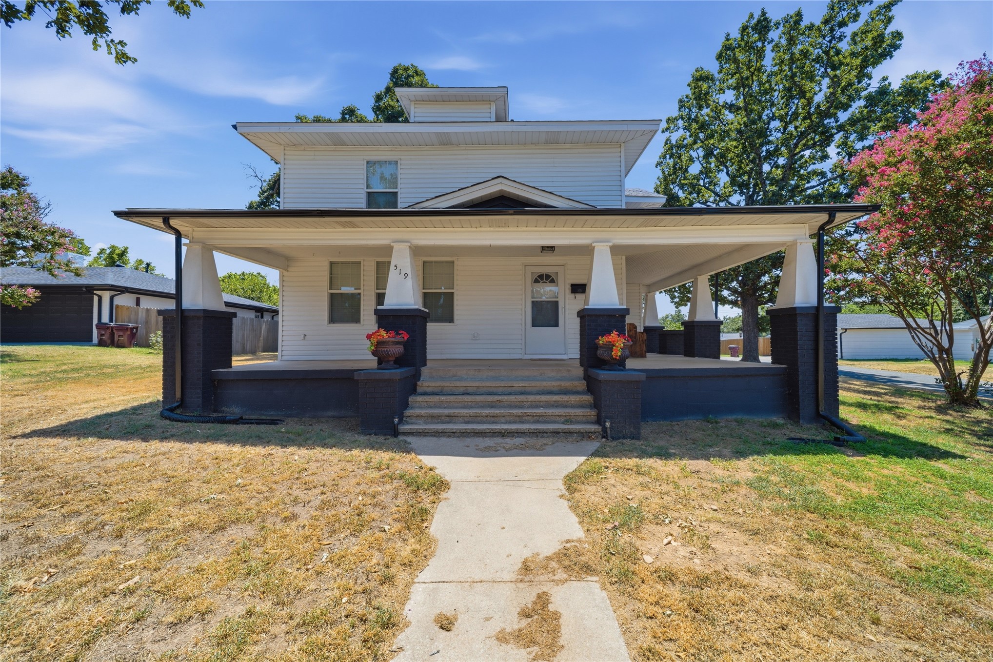 519 W Forrest Avenue Property Photo 4