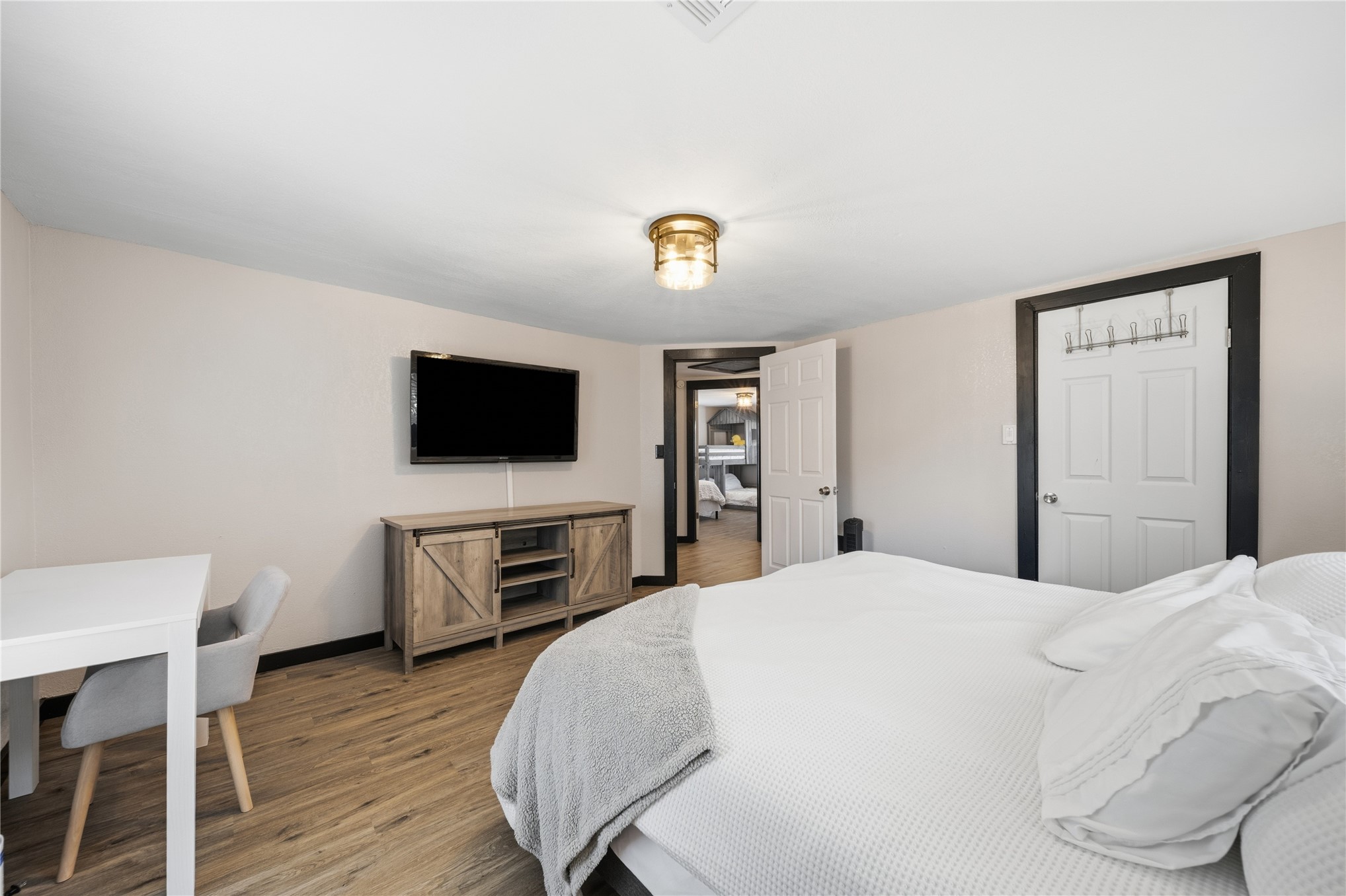519 W Forrest Avenue Property Photo 19