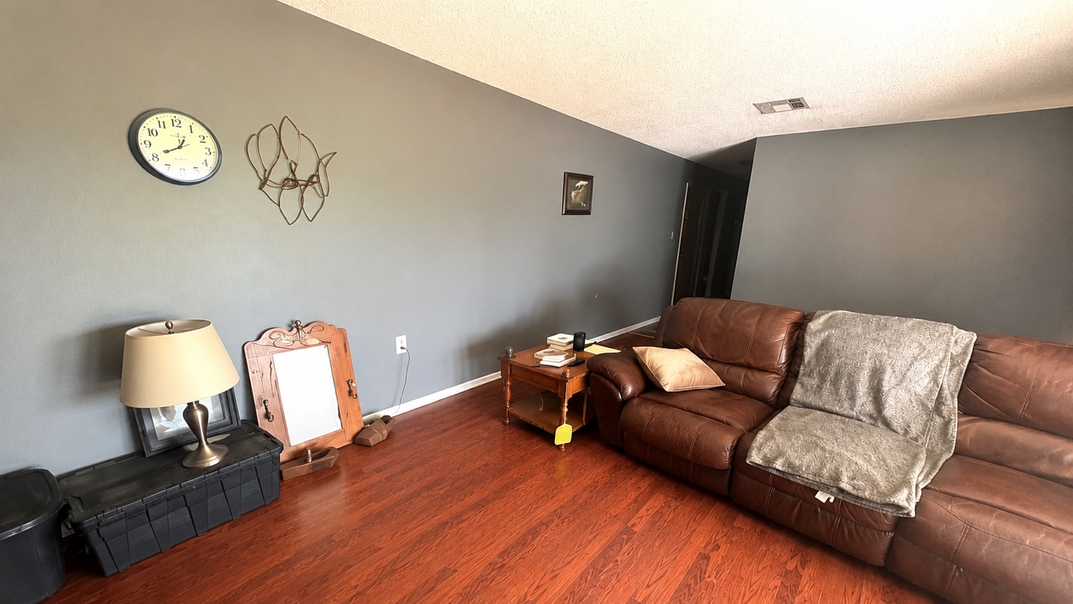 6350 Border Avenue Property Photo 3