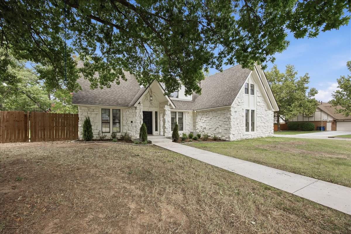11033 E 66th Street Property Photo 4