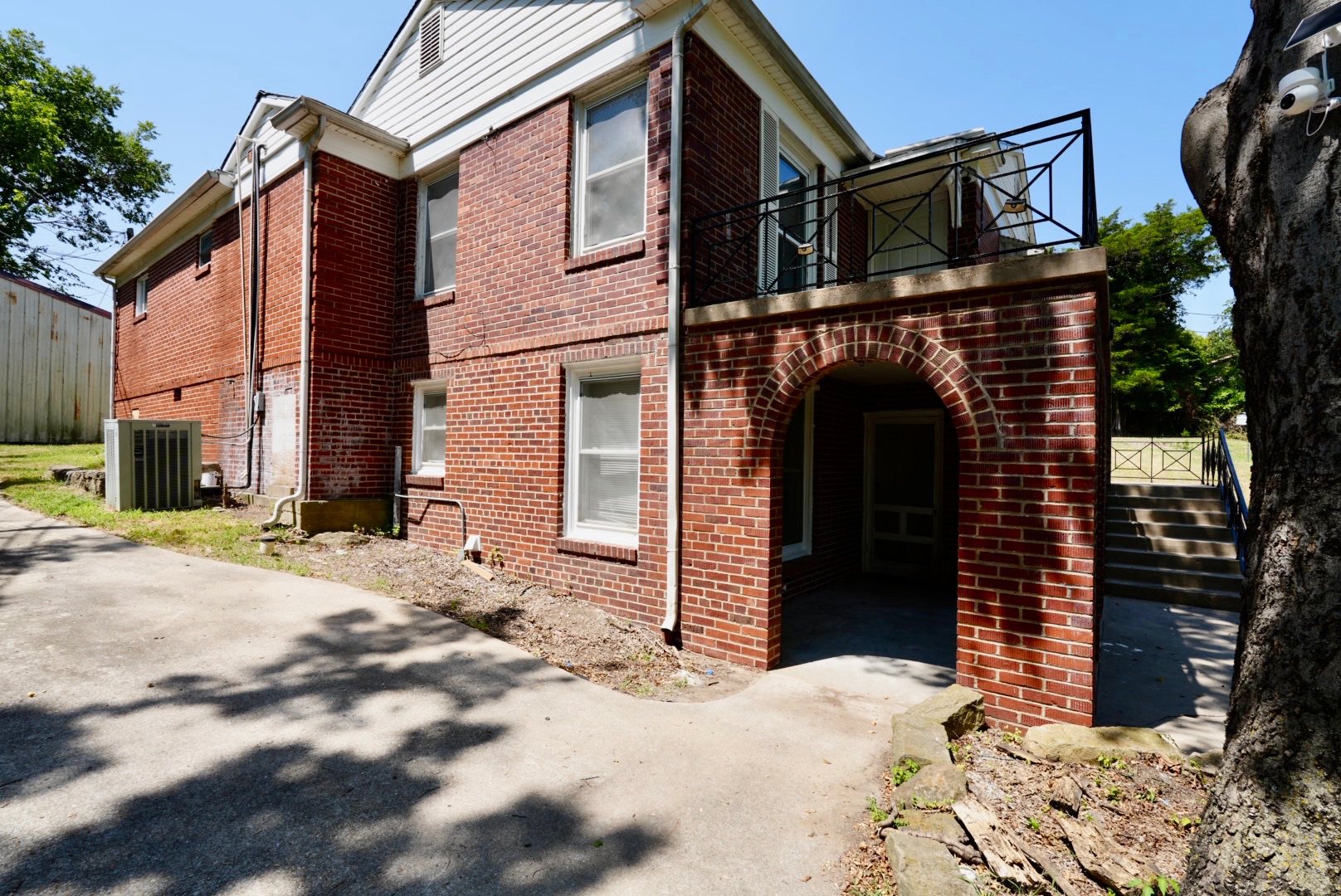 508 E Jefferson Avenue Property Photo 3