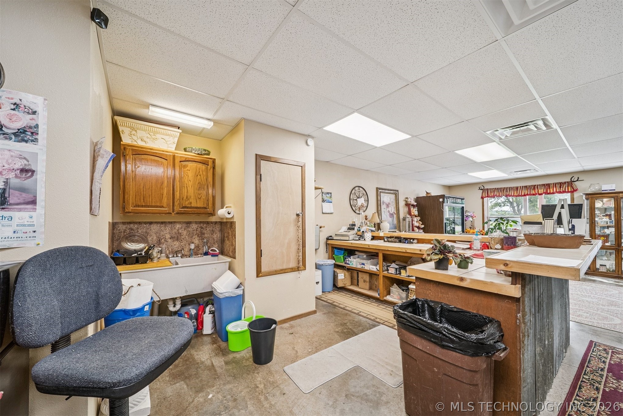 421 E Commercial Street Property Photo 14