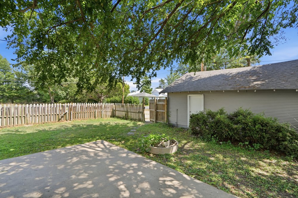 202 W Ada Street Property Photo 25