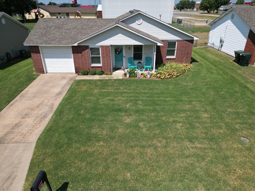 1821 Lexington Road
