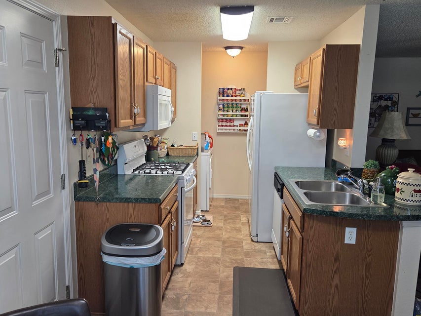 1821 Lexington Road Property Photo 8