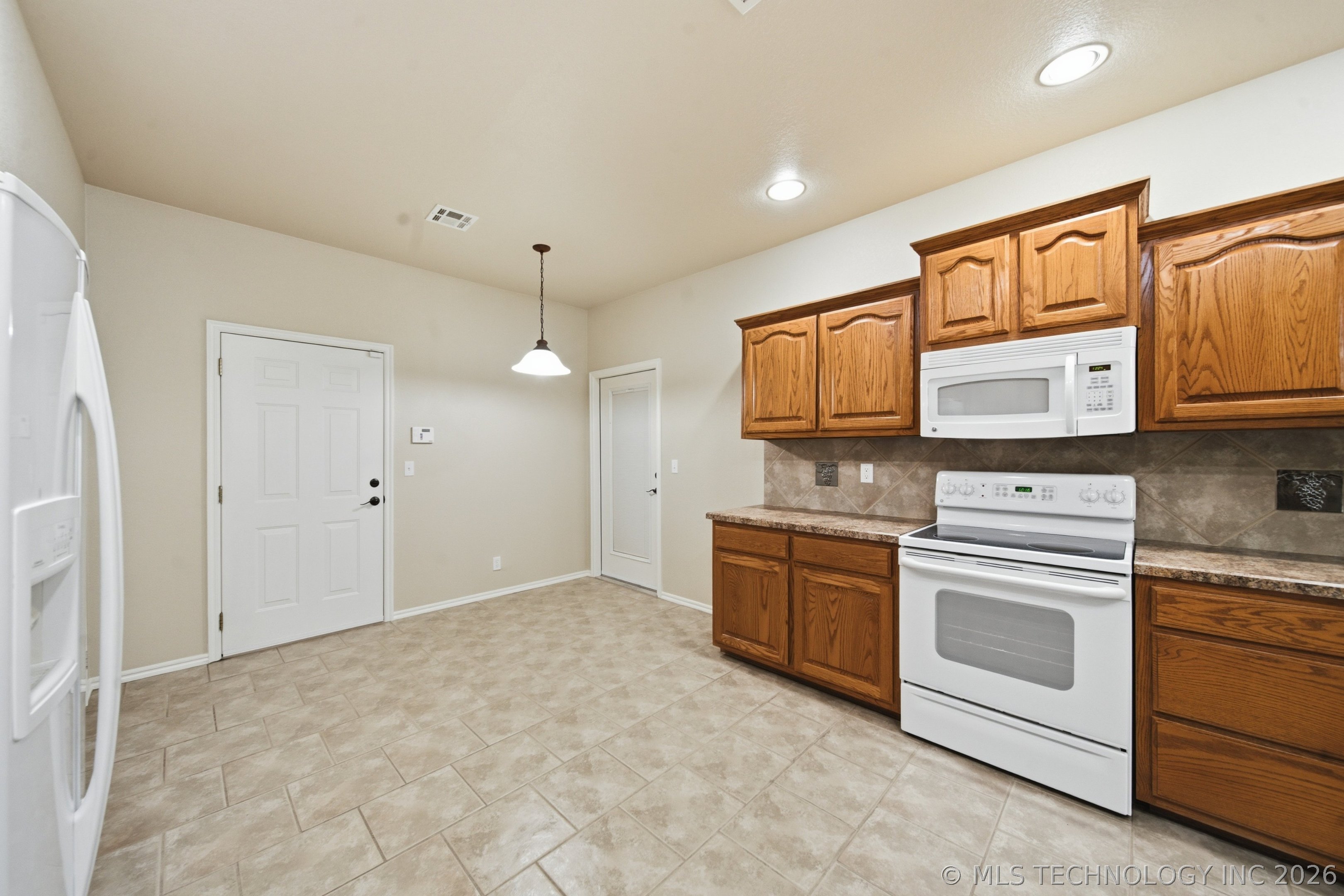 8401 E 74th Place Property Photo 13