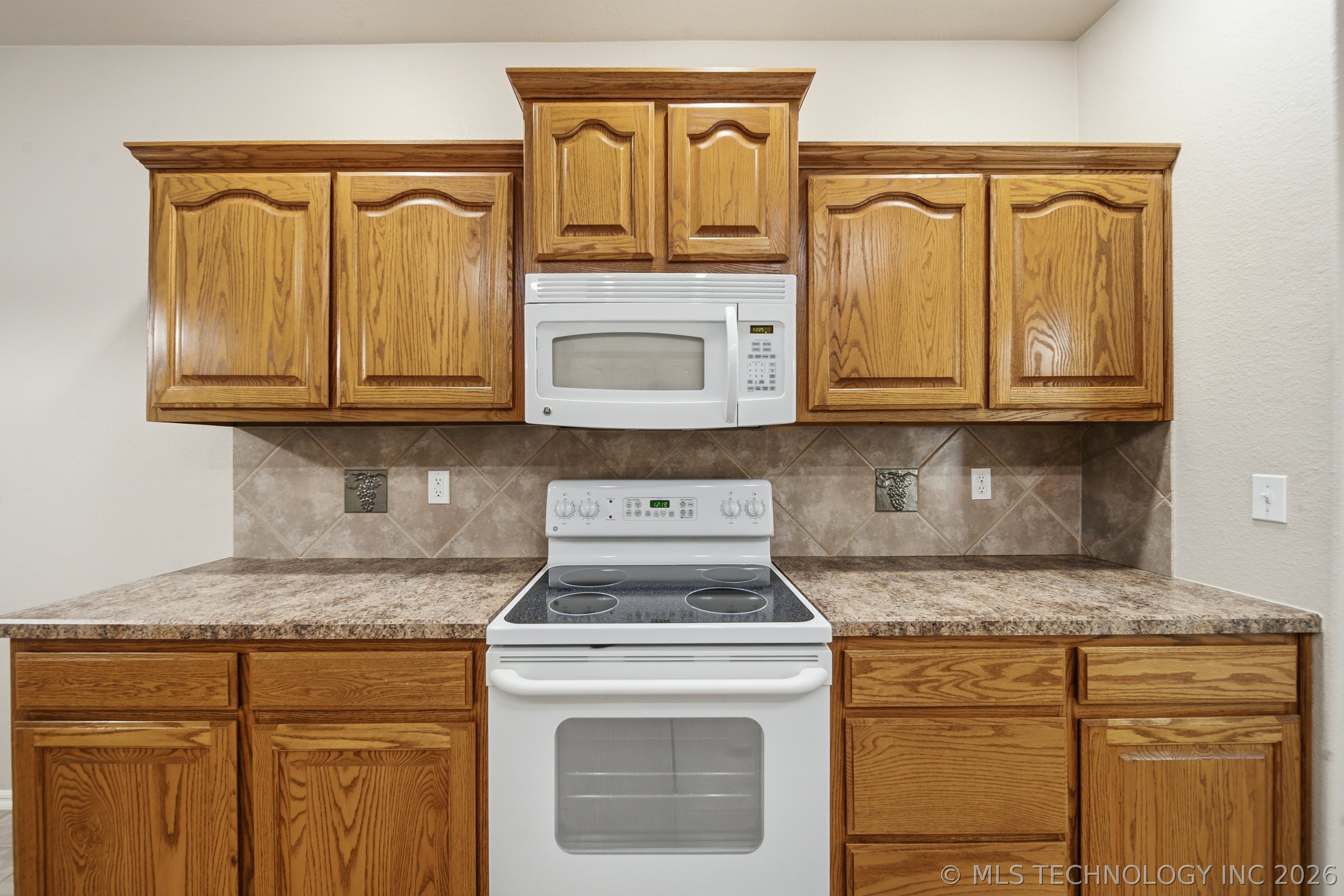 8401 E 74th Place Property Photo 15