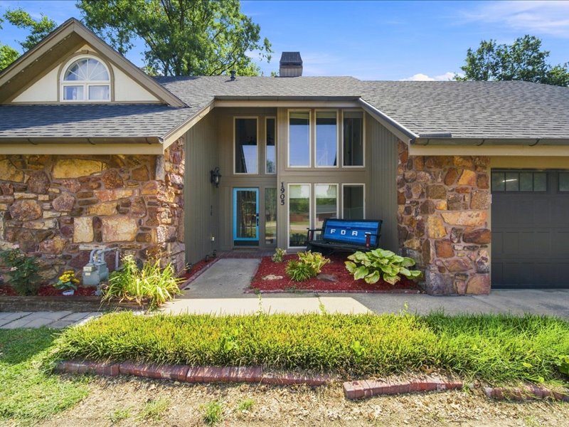 1905 Dunsinane Court Property Photo 2