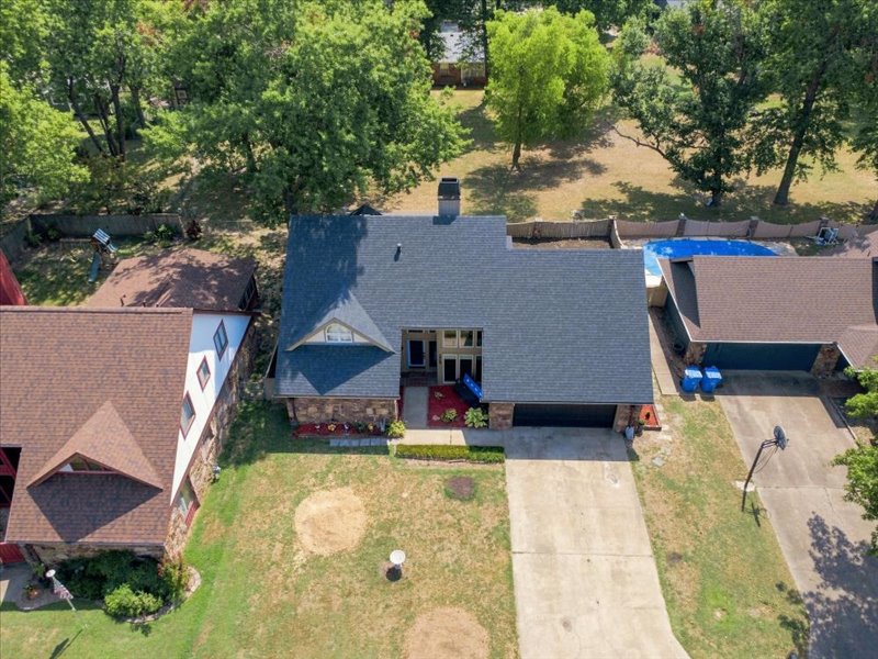 1905 Dunsinane Court Property Photo 7