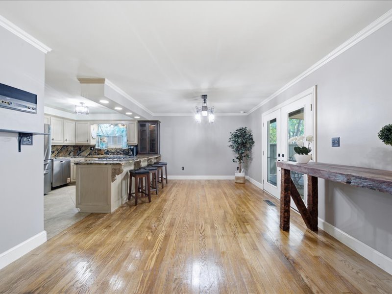 1905 Dunsinane Court Property Photo 17