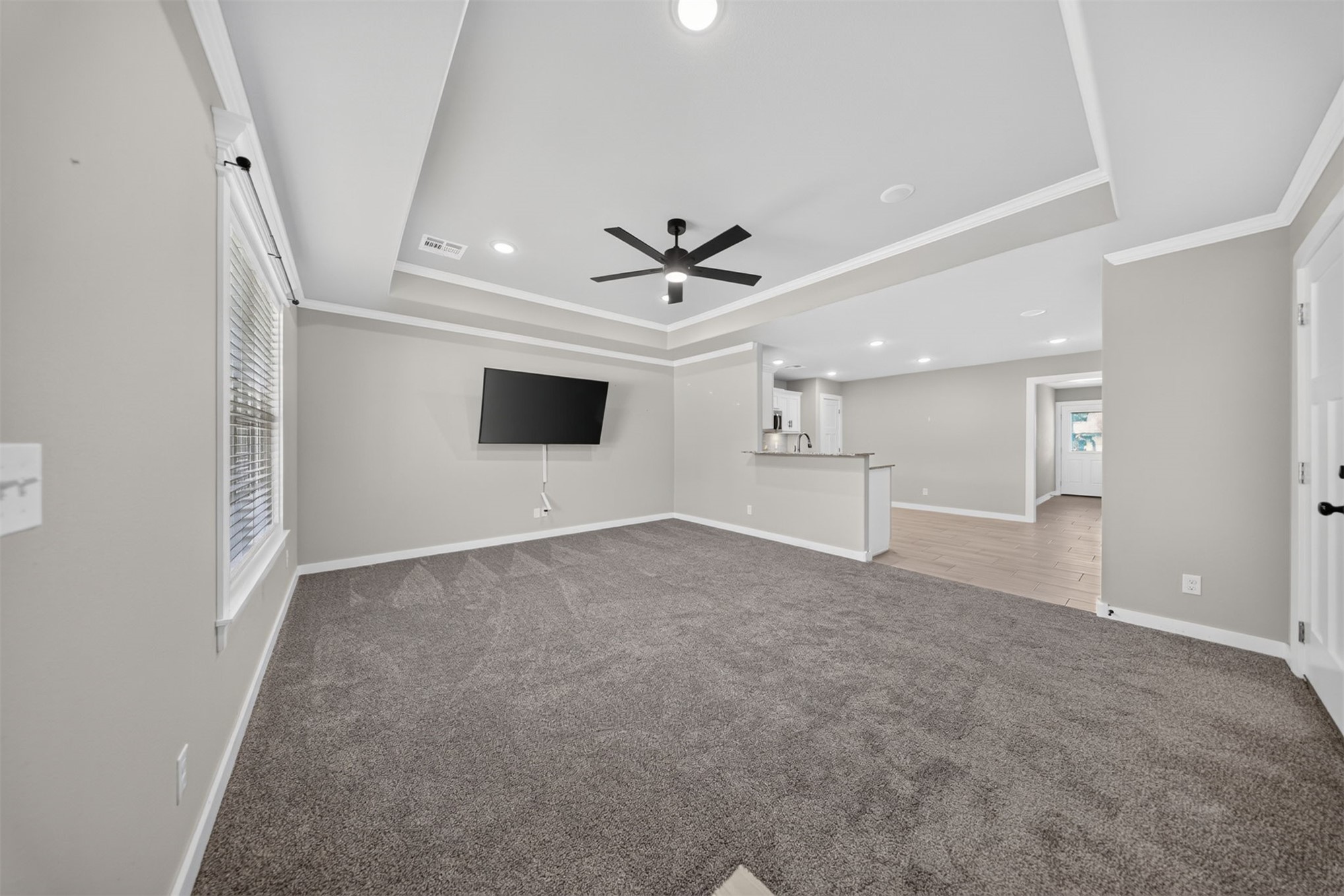 901 Park Street Property Photo 6
