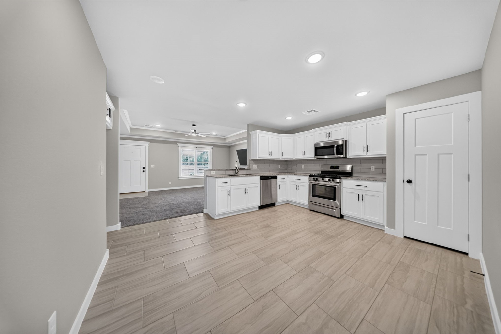 901 Park Street Property Photo 10