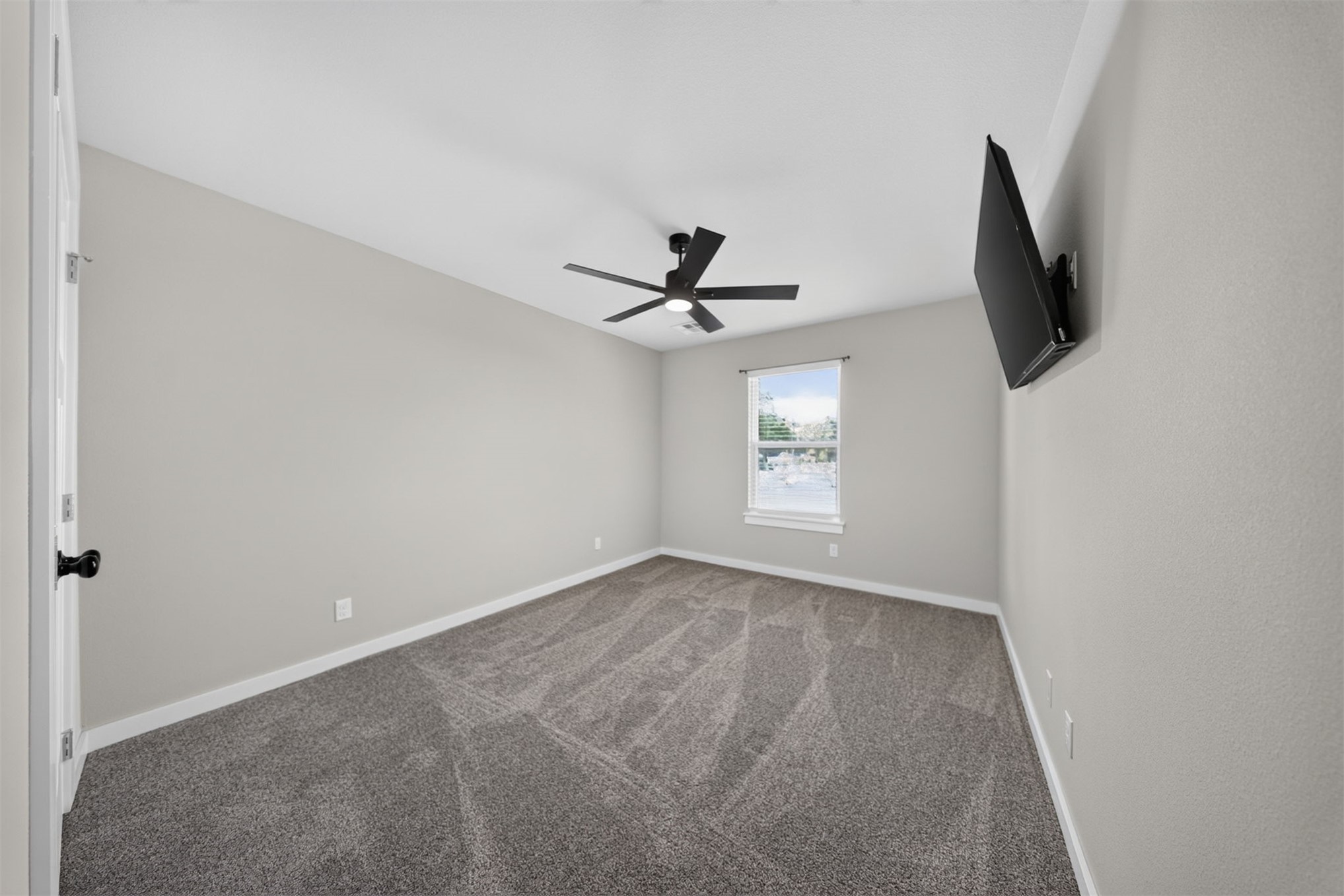 901 Park Street Property Photo 15