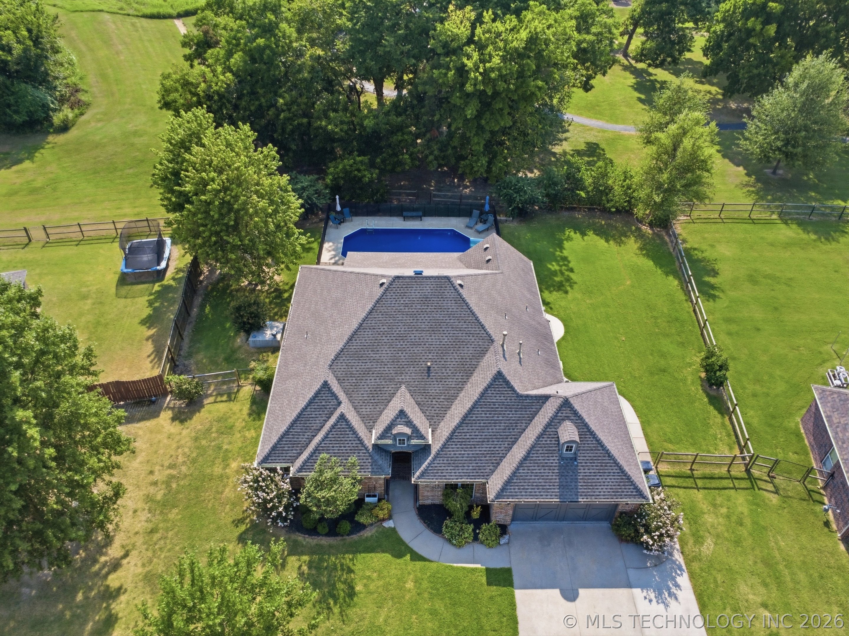 26640 Duck Pond Lane Property Photo 2