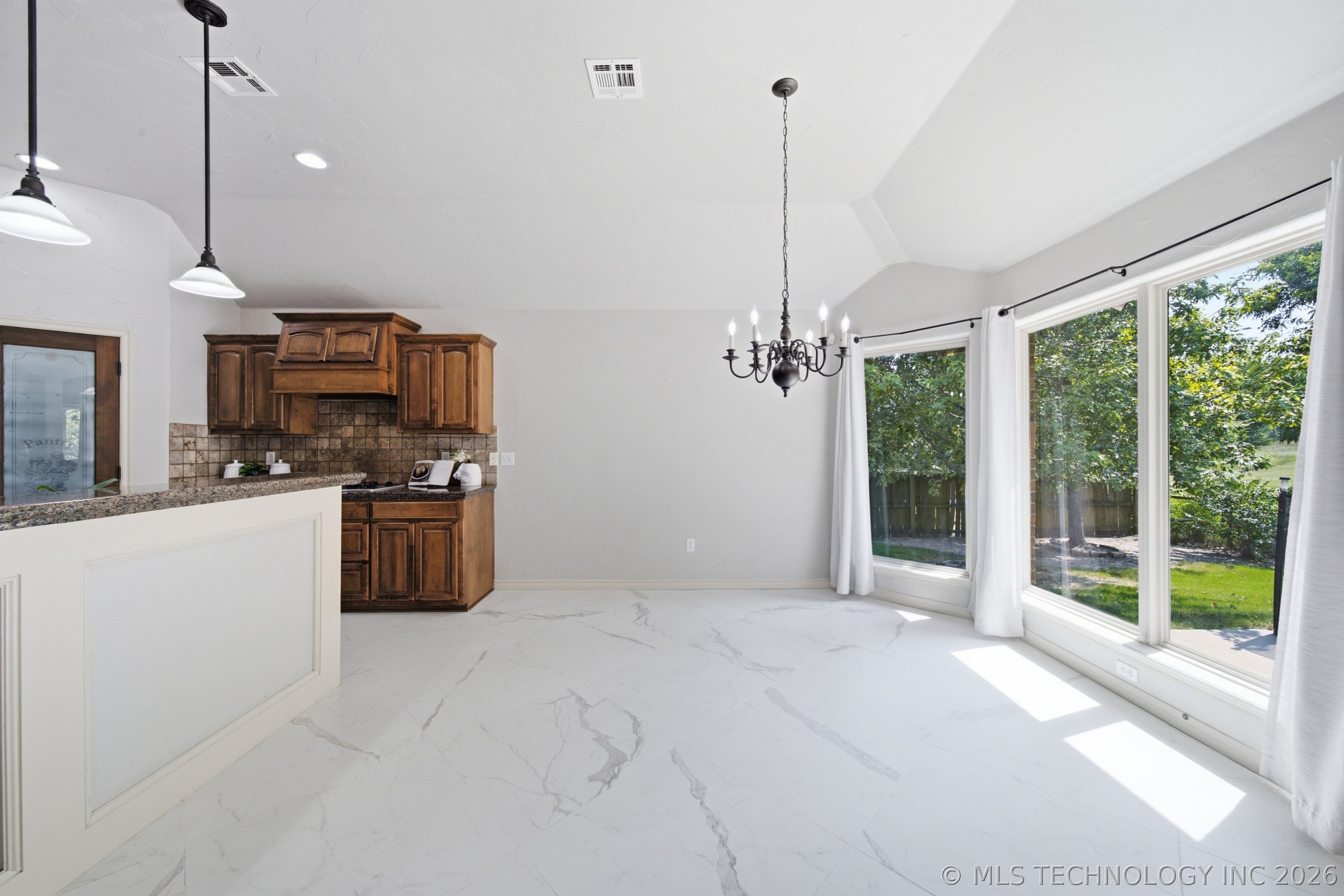 26640 Duck Pond Lane Property Photo 10