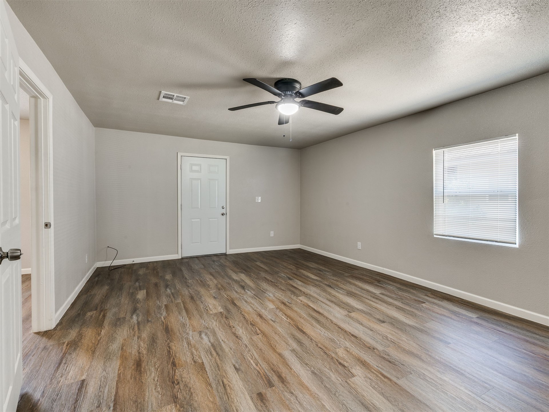 631 S Seminole Avenue Property Photo 11