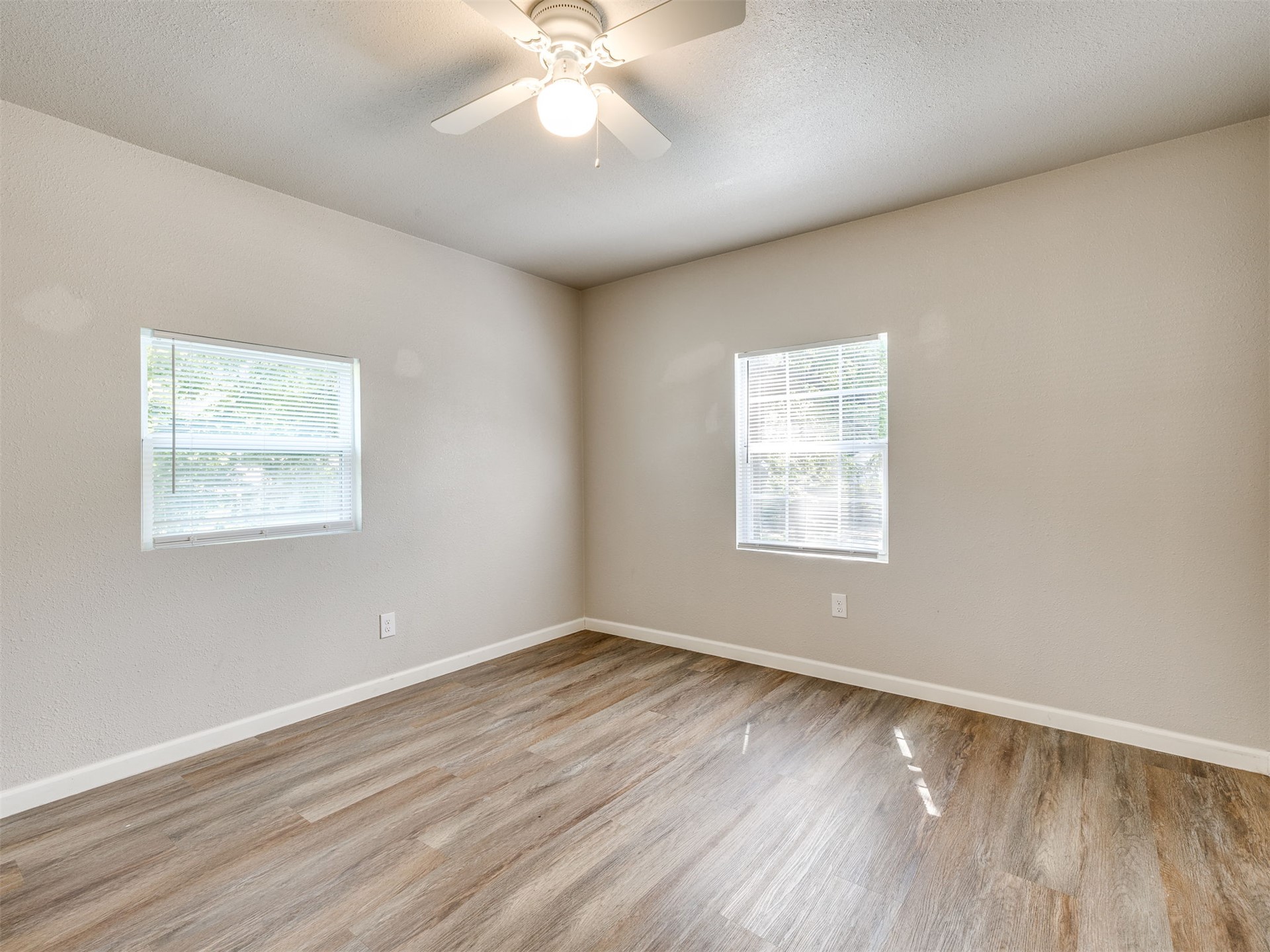 631 S Seminole Avenue Property Photo 12