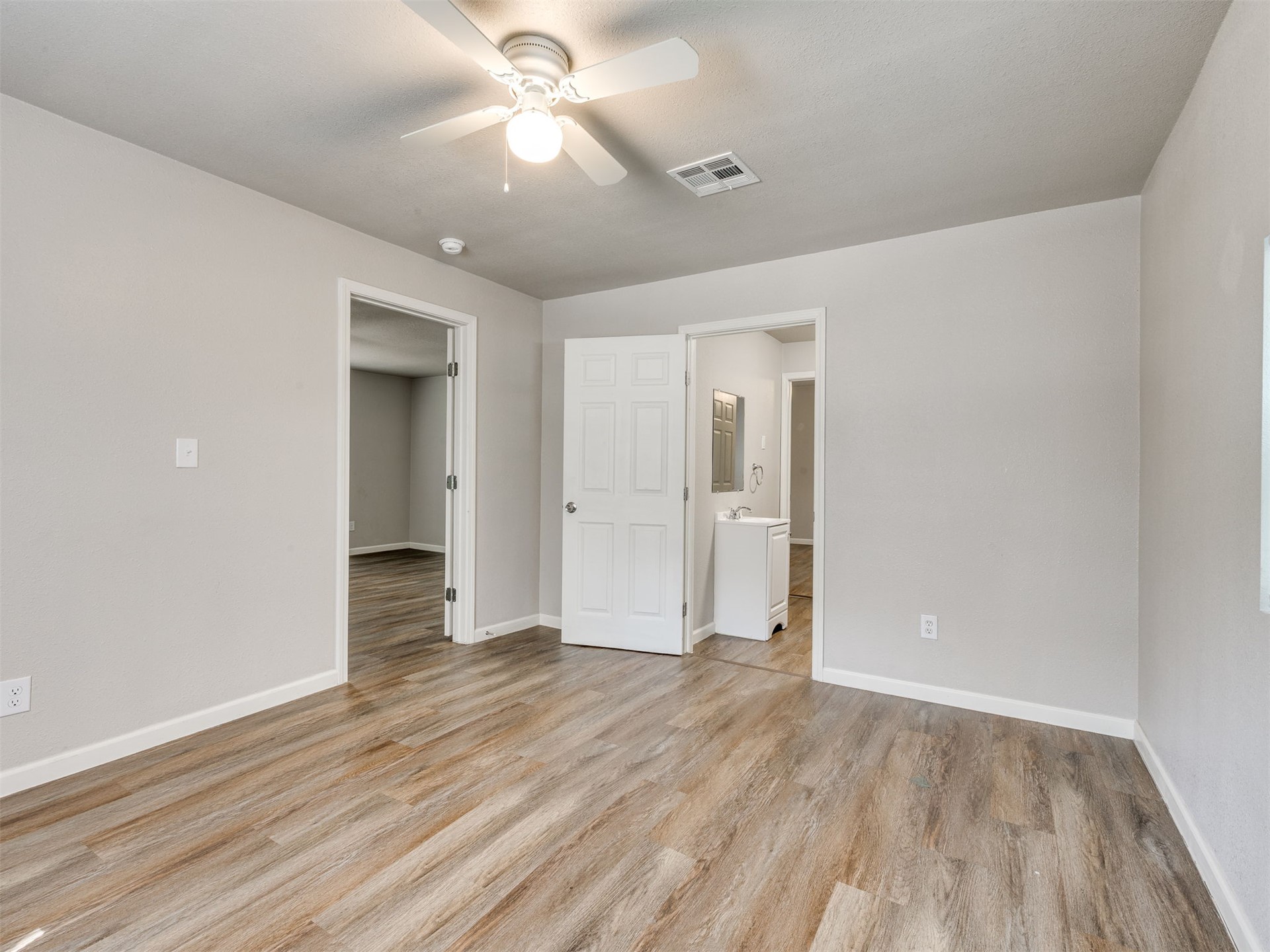 631 S Seminole Avenue Property Photo 13
