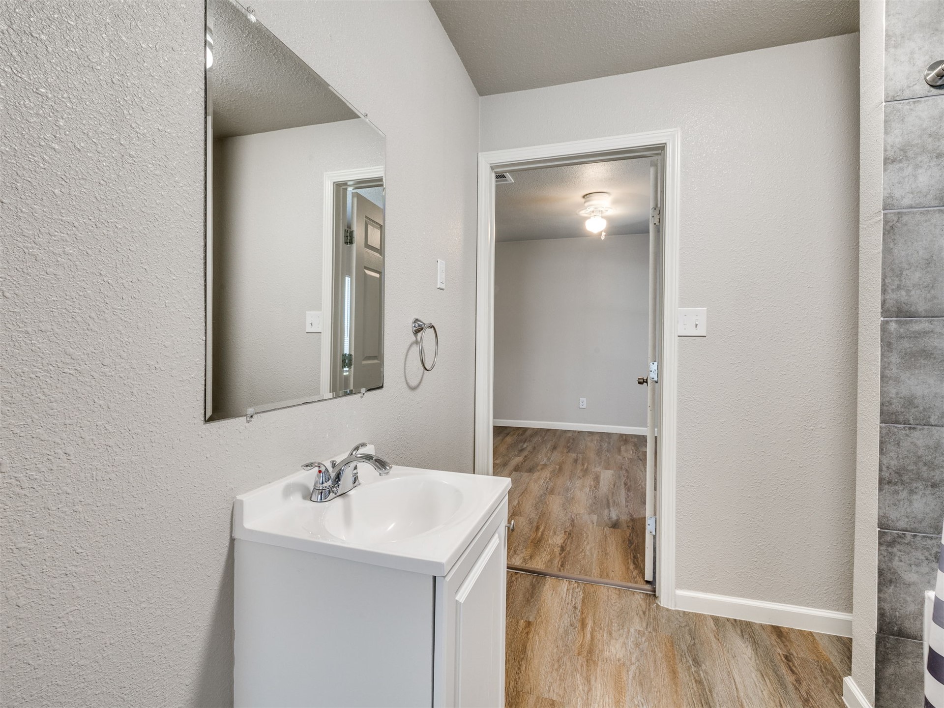 631 S Seminole Avenue Property Photo 14