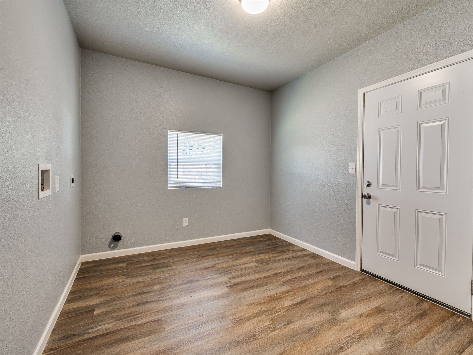 631 S Seminole Avenue Property Photo 26