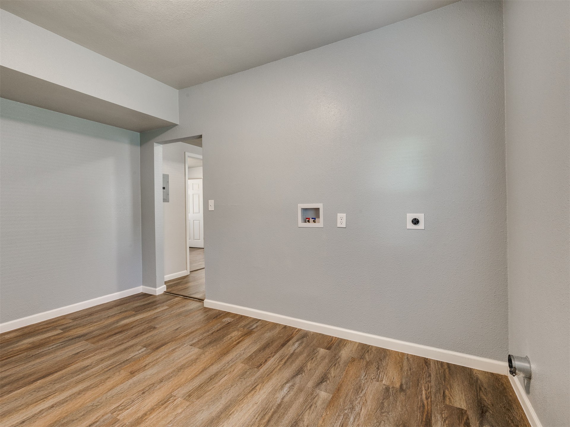 631 S Seminole Avenue Property Photo 27