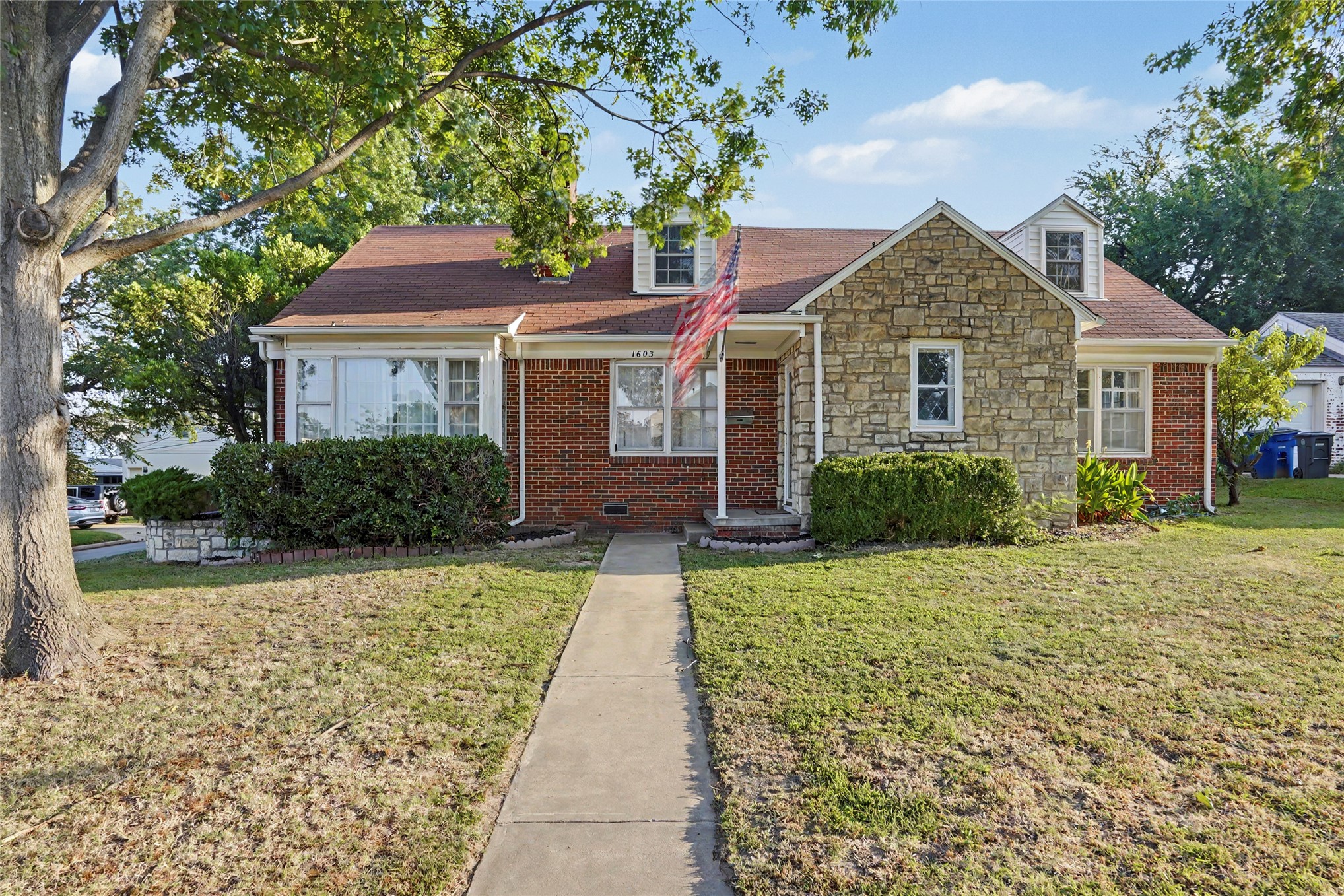 1603 E 36th Street Property Photo 2