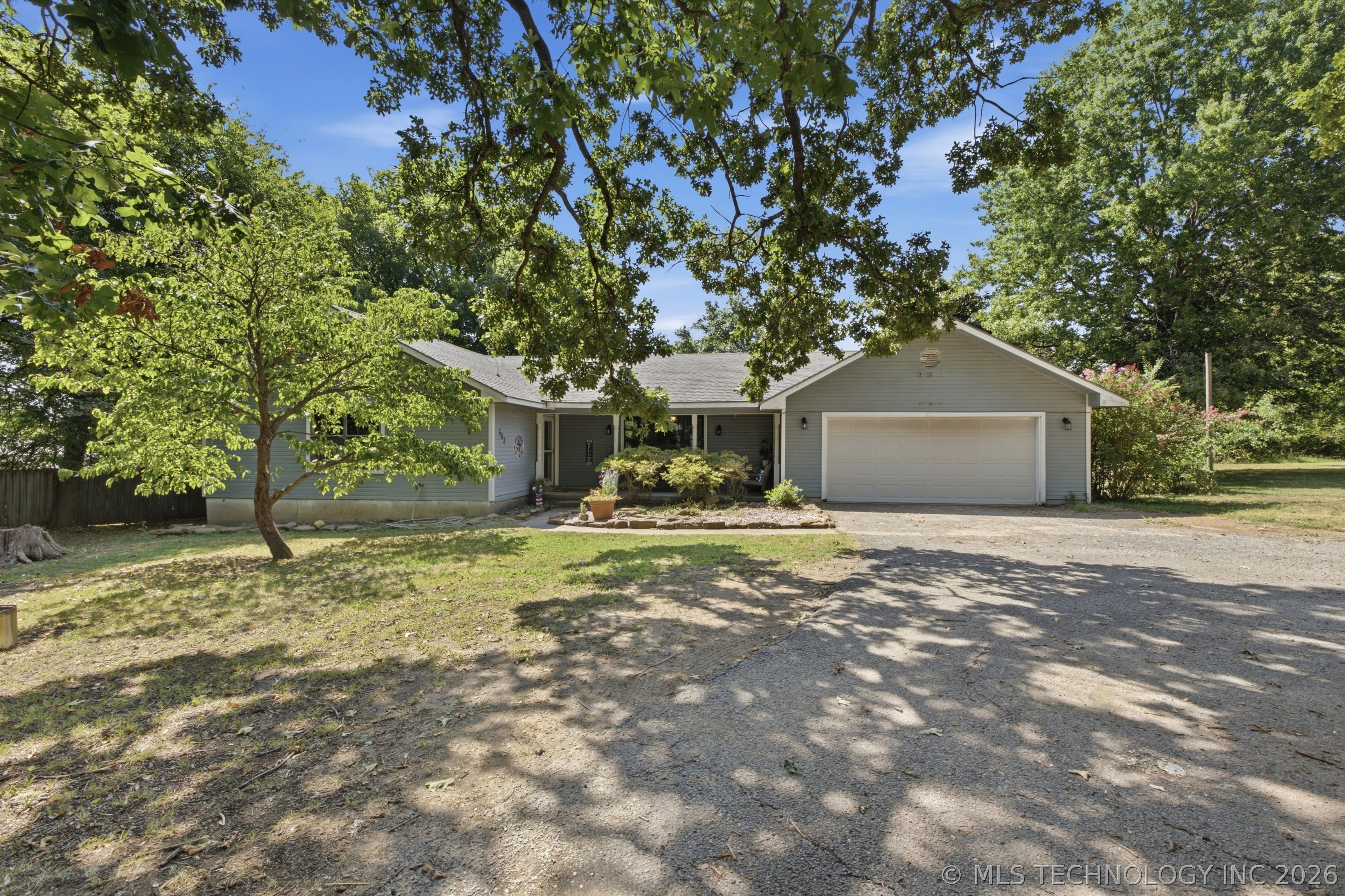 603 E Coppinger Property Photo 1