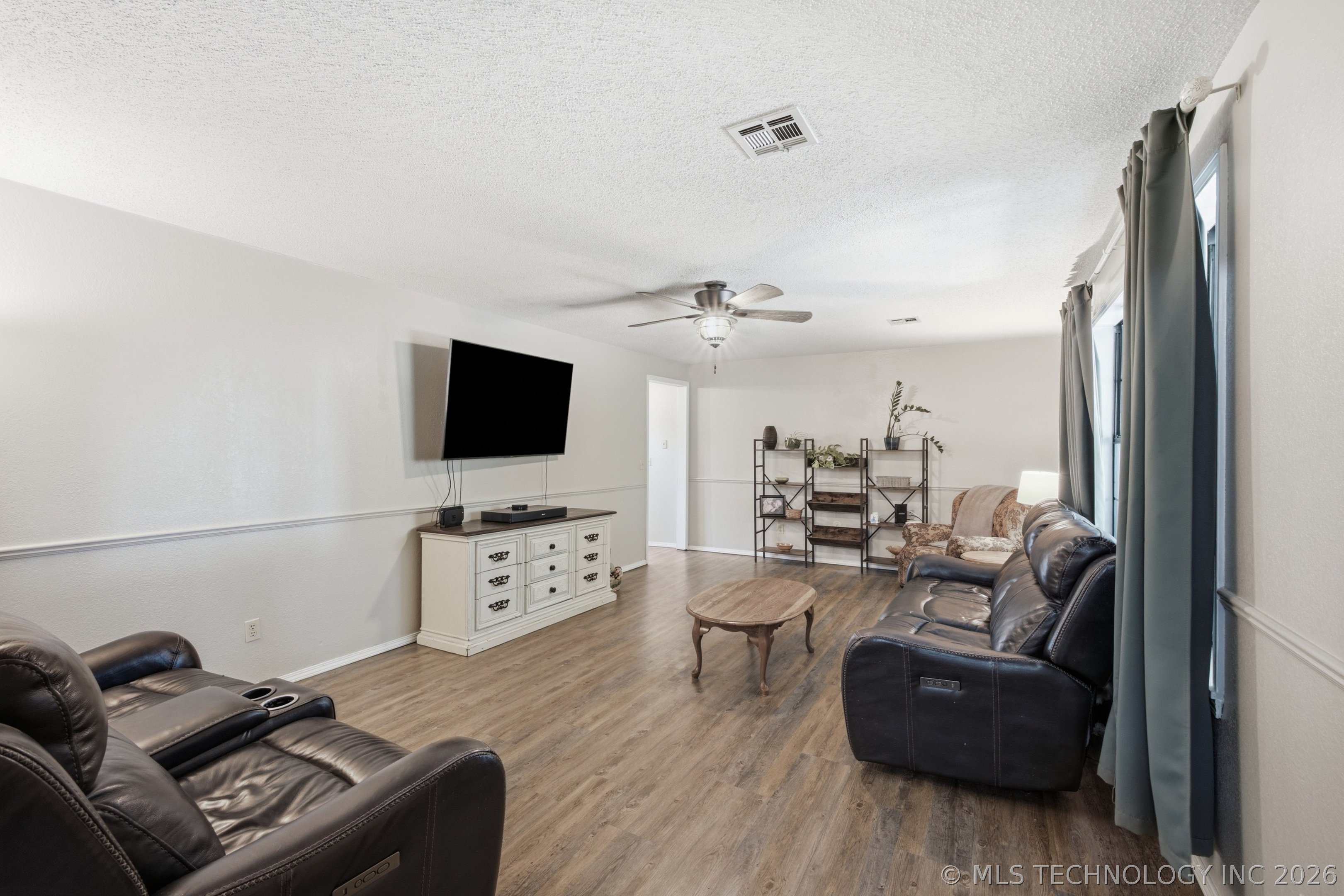 603 E Coppinger Property Photo 8