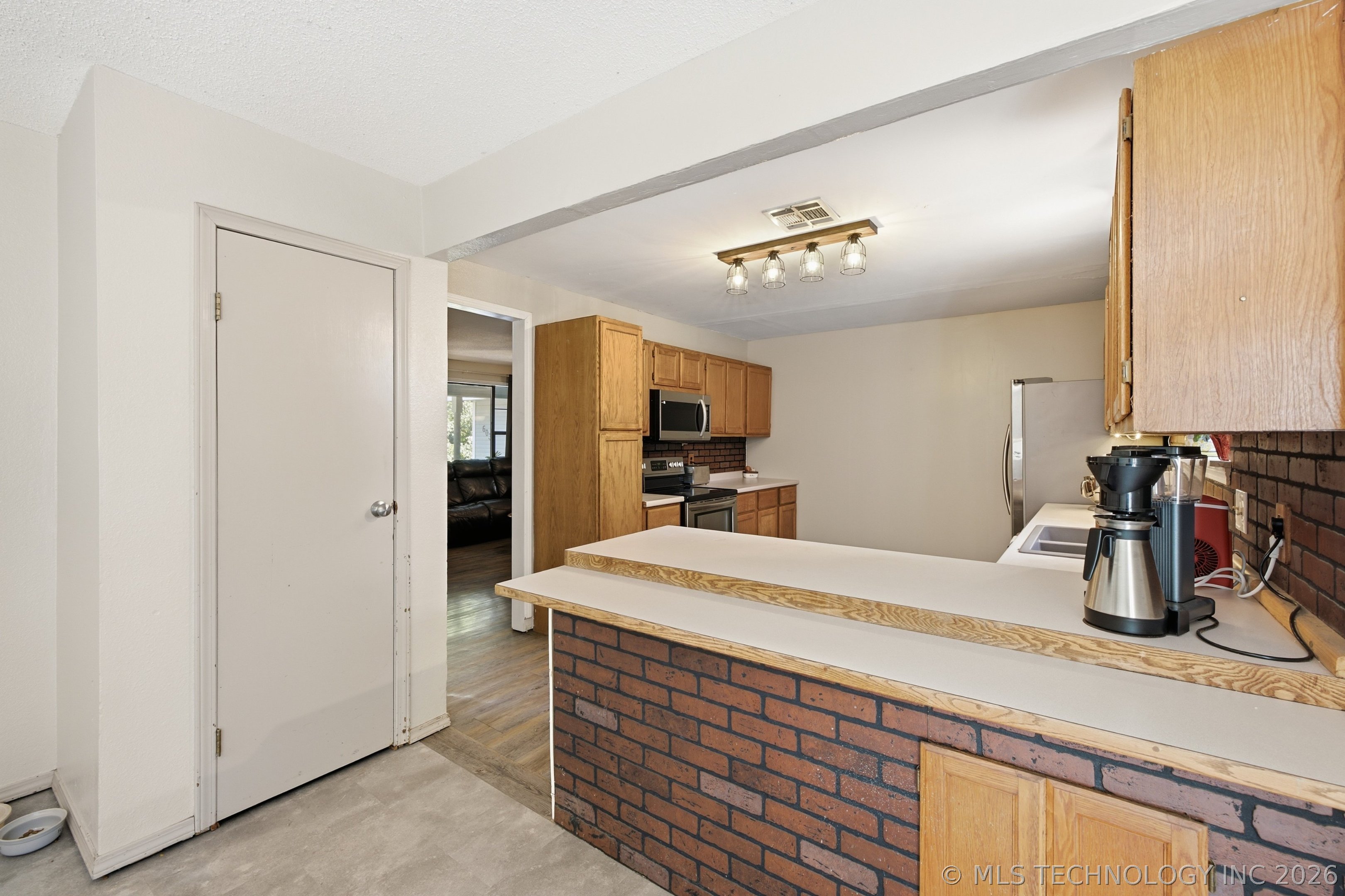 603 E Coppinger Property Photo 11